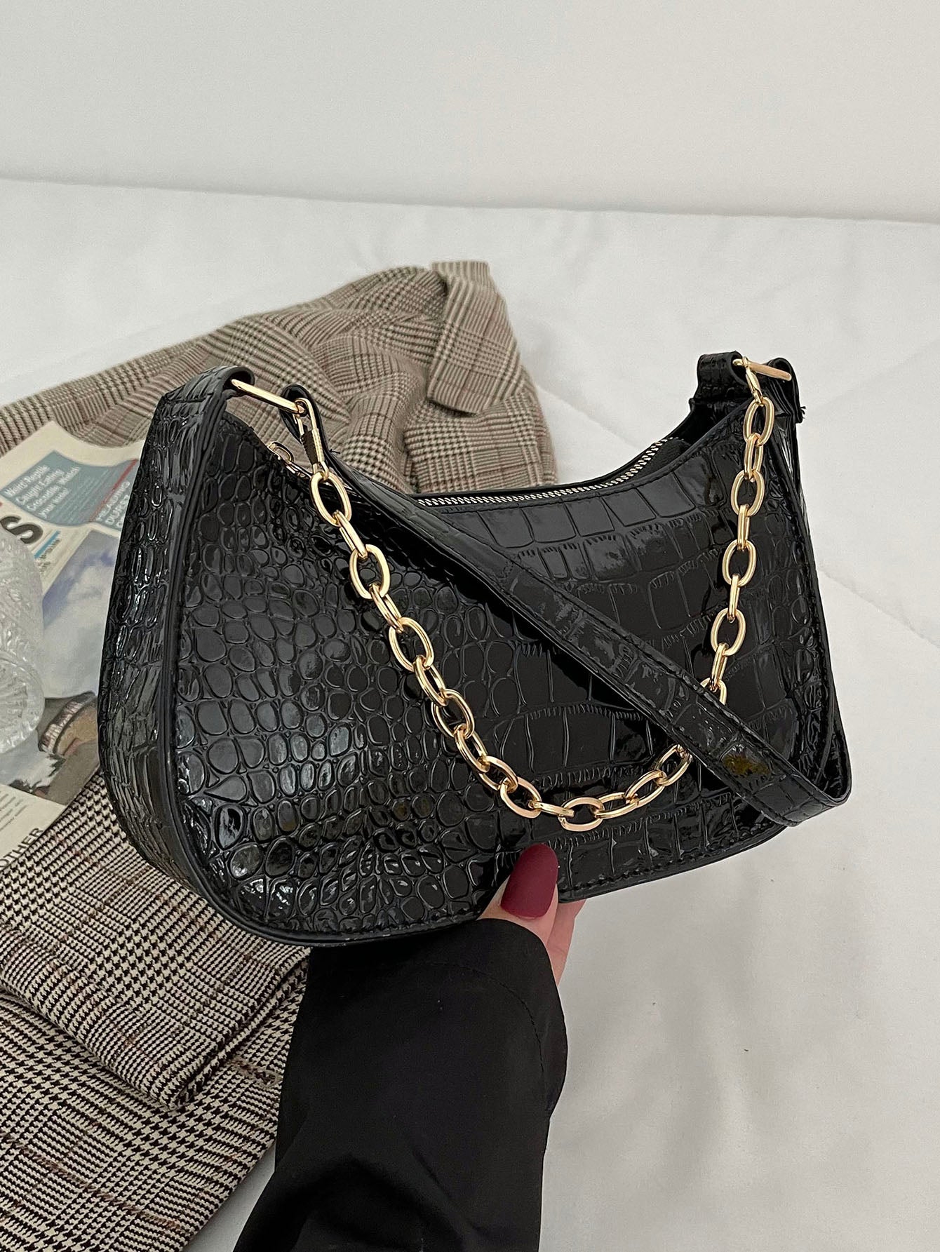 Stylish Crocodile Embossed Chain Underarm Shoulder Bag