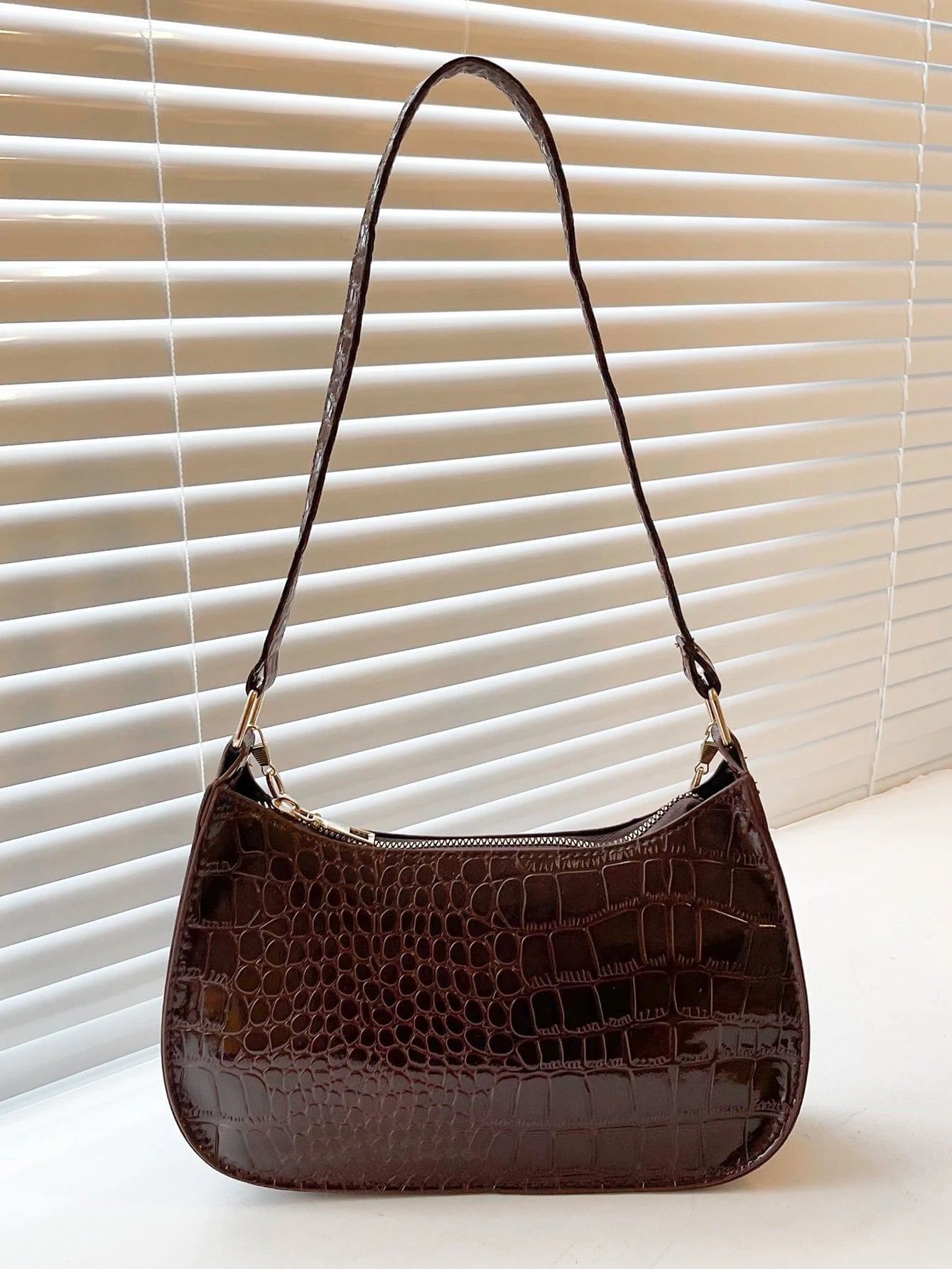 Stylish Crocodile Embossed Chain Underarm Shoulder Bag
