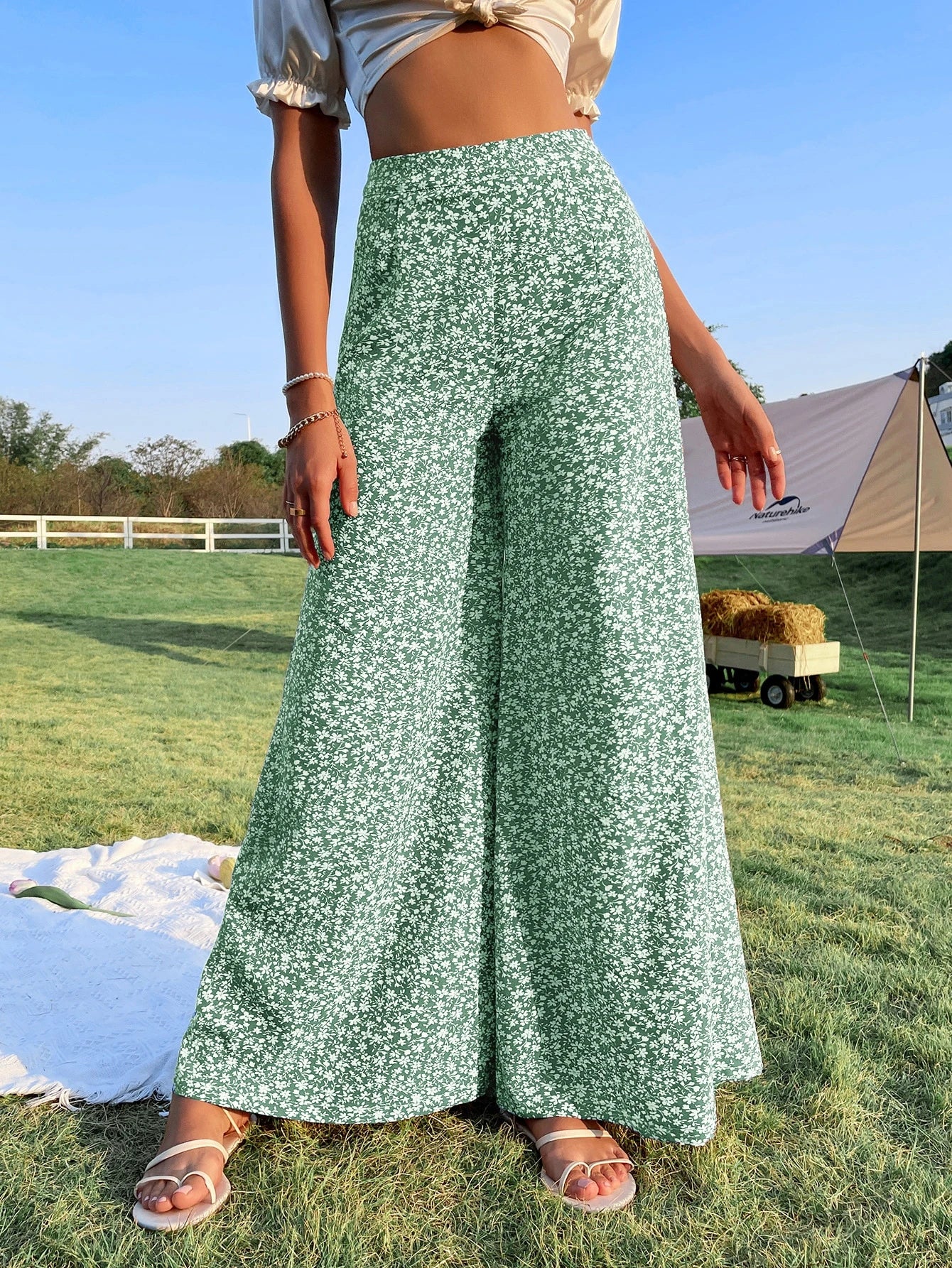 Soleia Ditsy Floral Print High Waist Wide Leg Pants