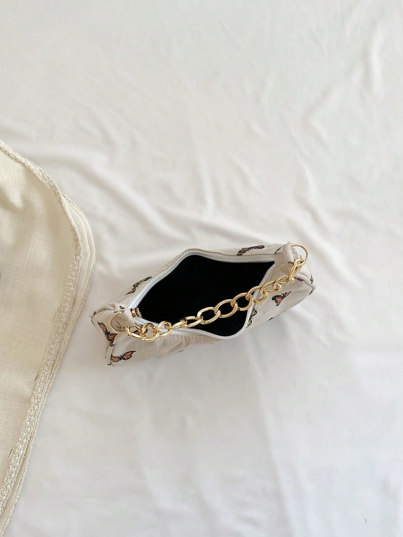 Fashion Metal Chain Handbag With Flower Design,Floral Printed Canvas Shoulder Bag , Tready Crescent Moon Bag For Women, Exquisite Floral Bag For Women