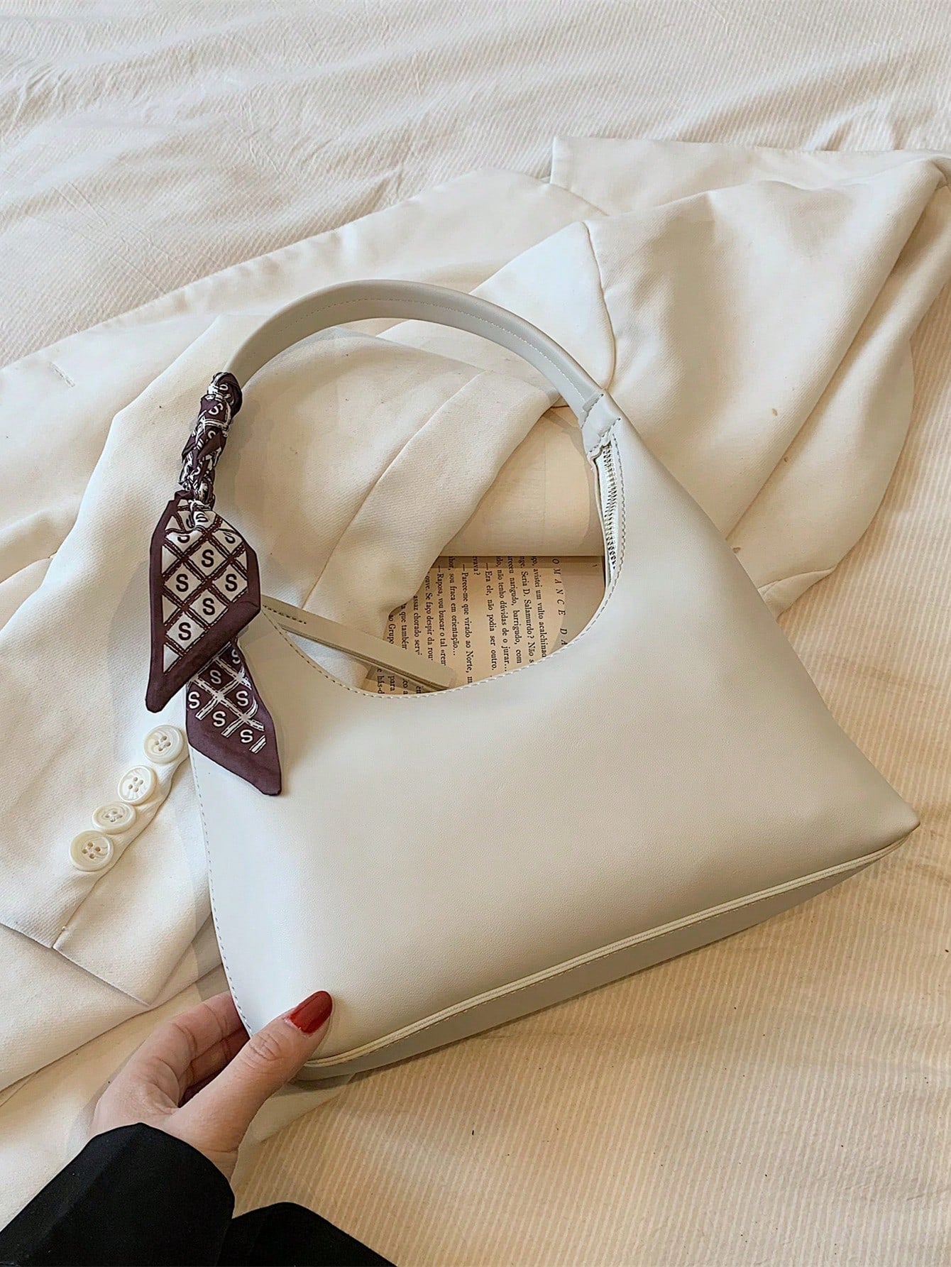 Minimalist Women's Shoulder Bag With Scarf