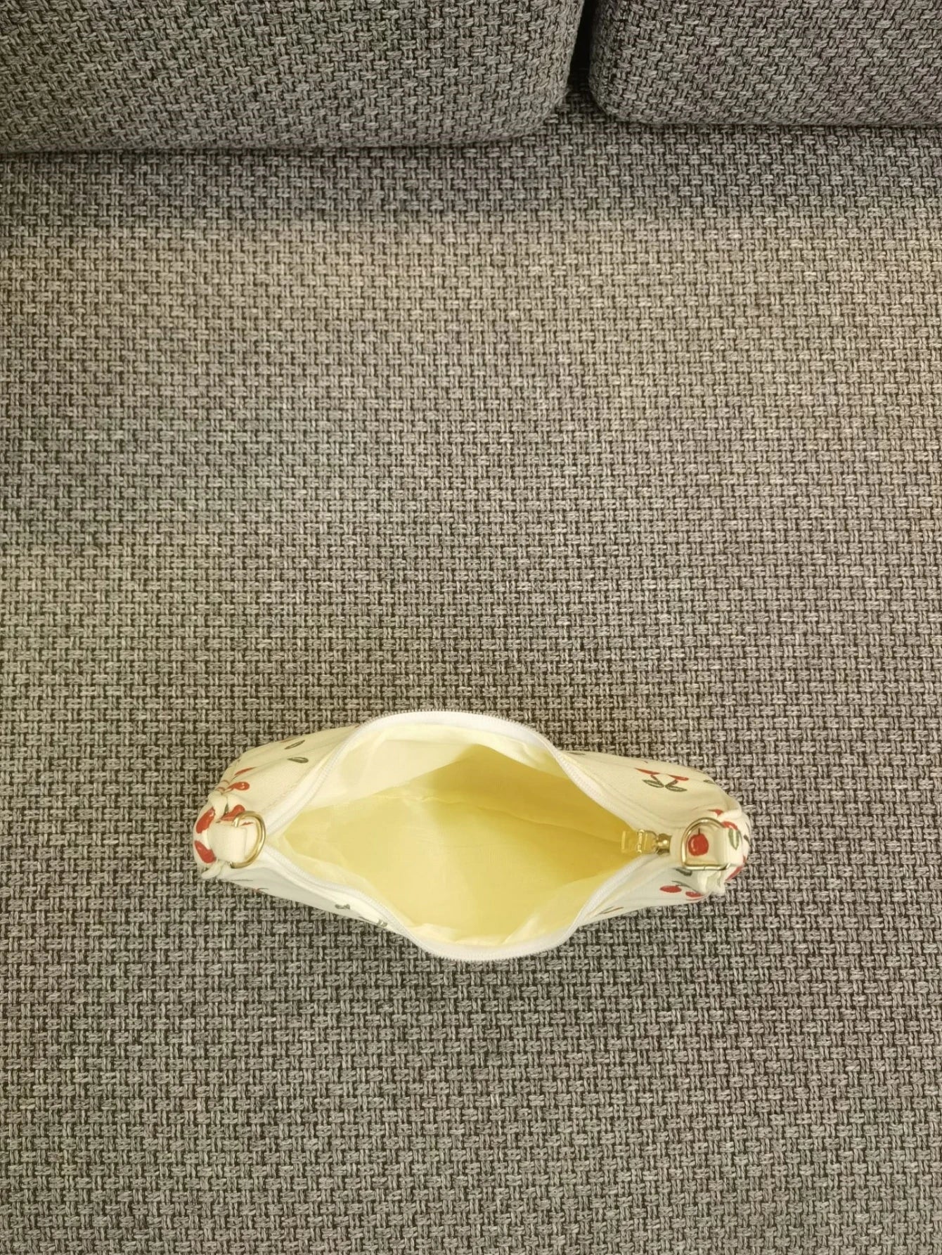 Fashion Metal Chain Handbag With Flower Design,Floral Printed Canvas Shoulder Bag , Tready Crescent Moon Bag For Women, Exquisite Floral Bag For Women