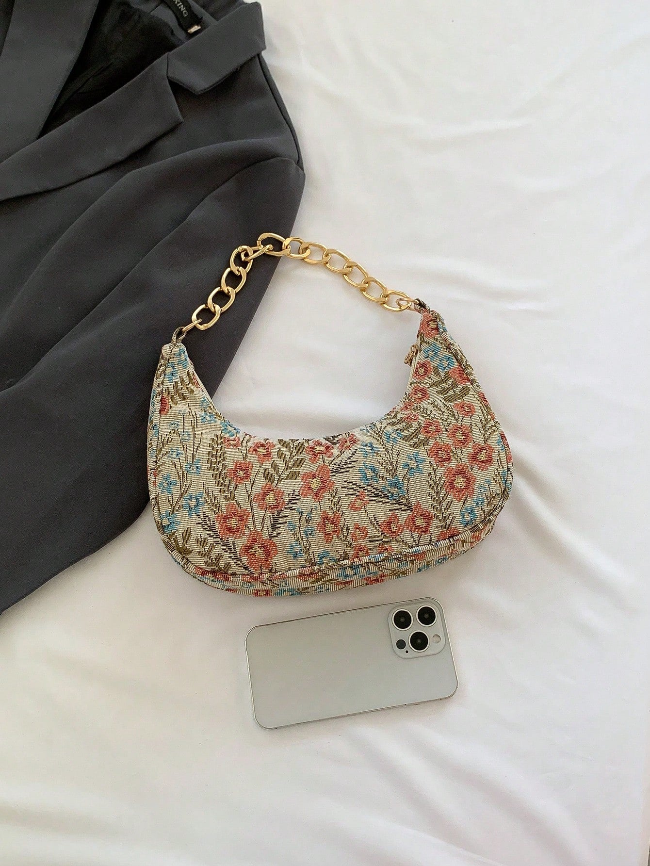 Fashion Metal Chain Handbag With Flower Design,Floral Printed Canvas Shoulder Bag , Tready Crescent Moon Bag For Women, Exquisite Floral Bag For Women