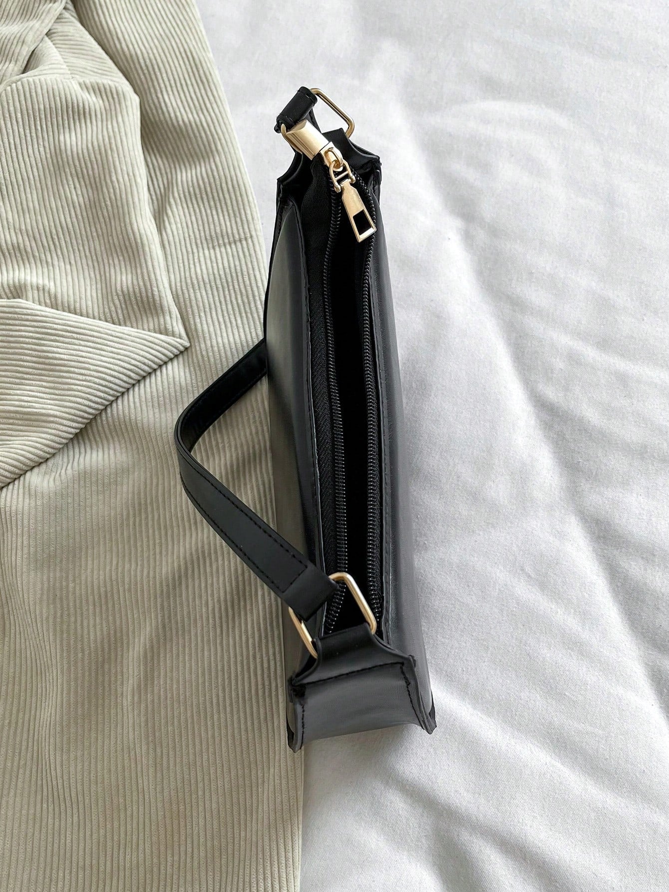 Solid Color Minimalist & Elegant Embossed Shoulder Bag