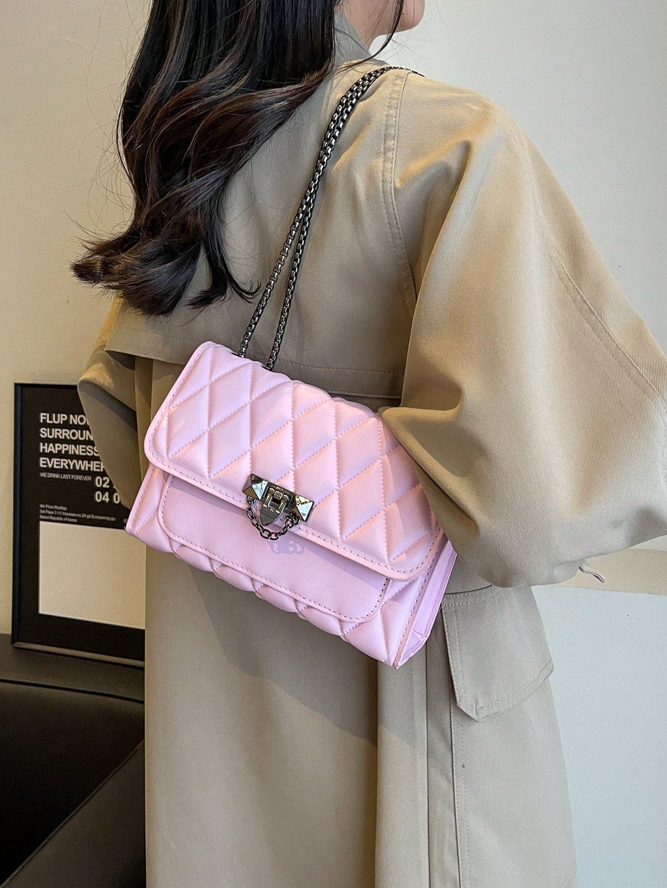 1pc Minimalist Fashion Indentation Diamond Shape Square Bag Lock Closure Flap Opening Metal Chain Shoulder Bag Suitable For Women's Daily Casual Use