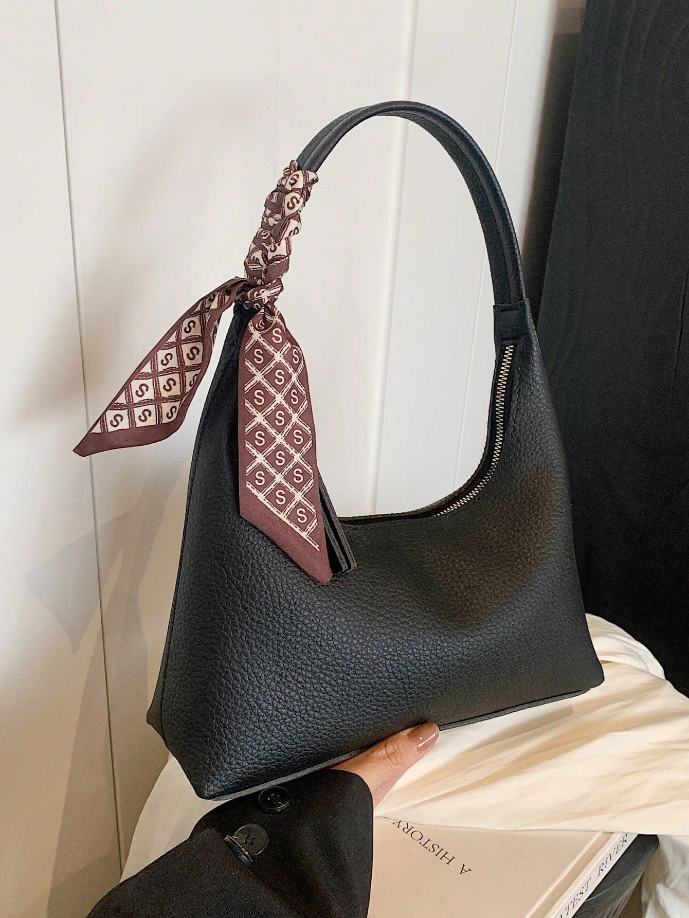 Minimalist Women's Shoulder Bag With Scarf