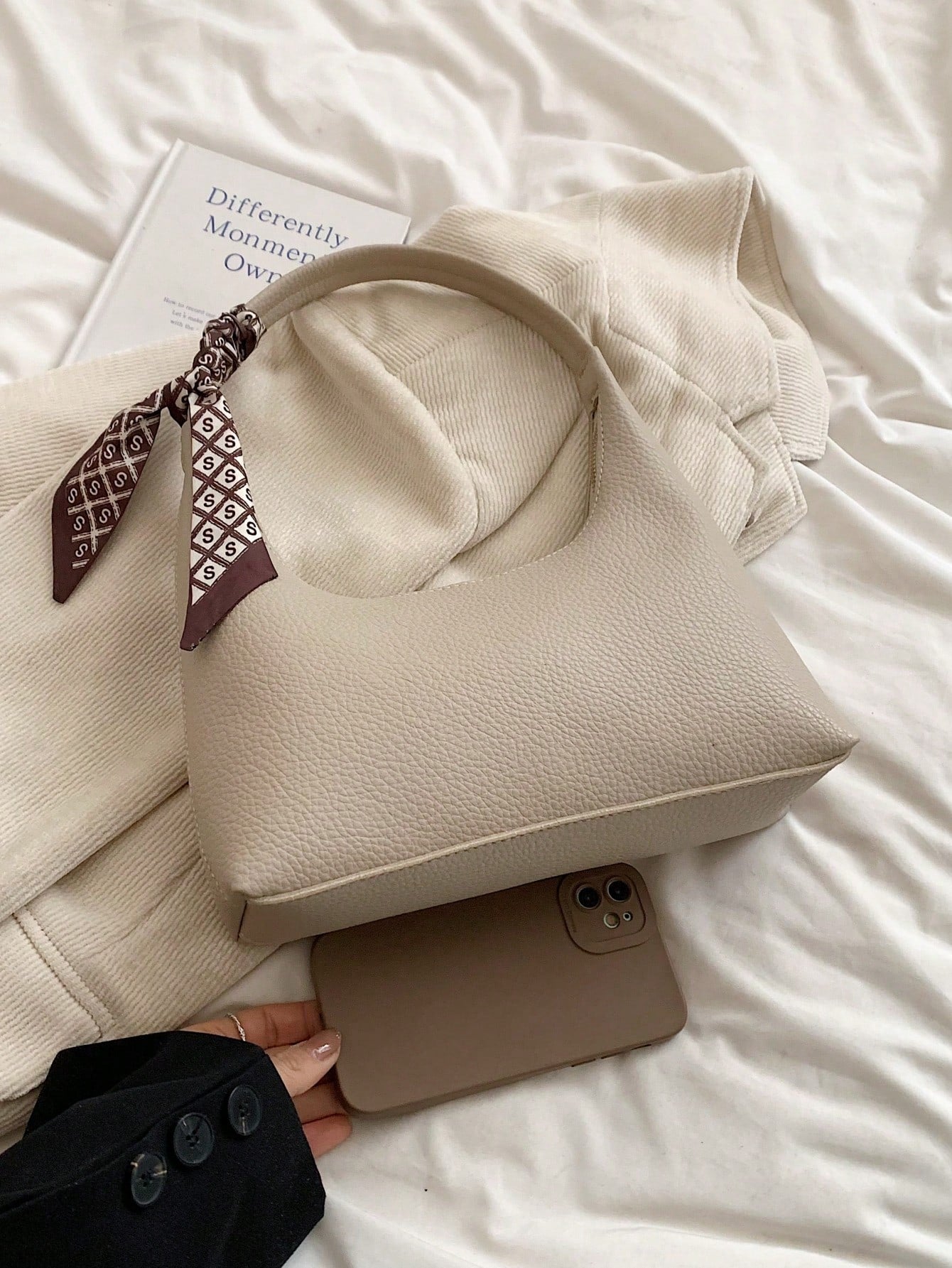 Minimalist Women's Shoulder Bag With Scarf