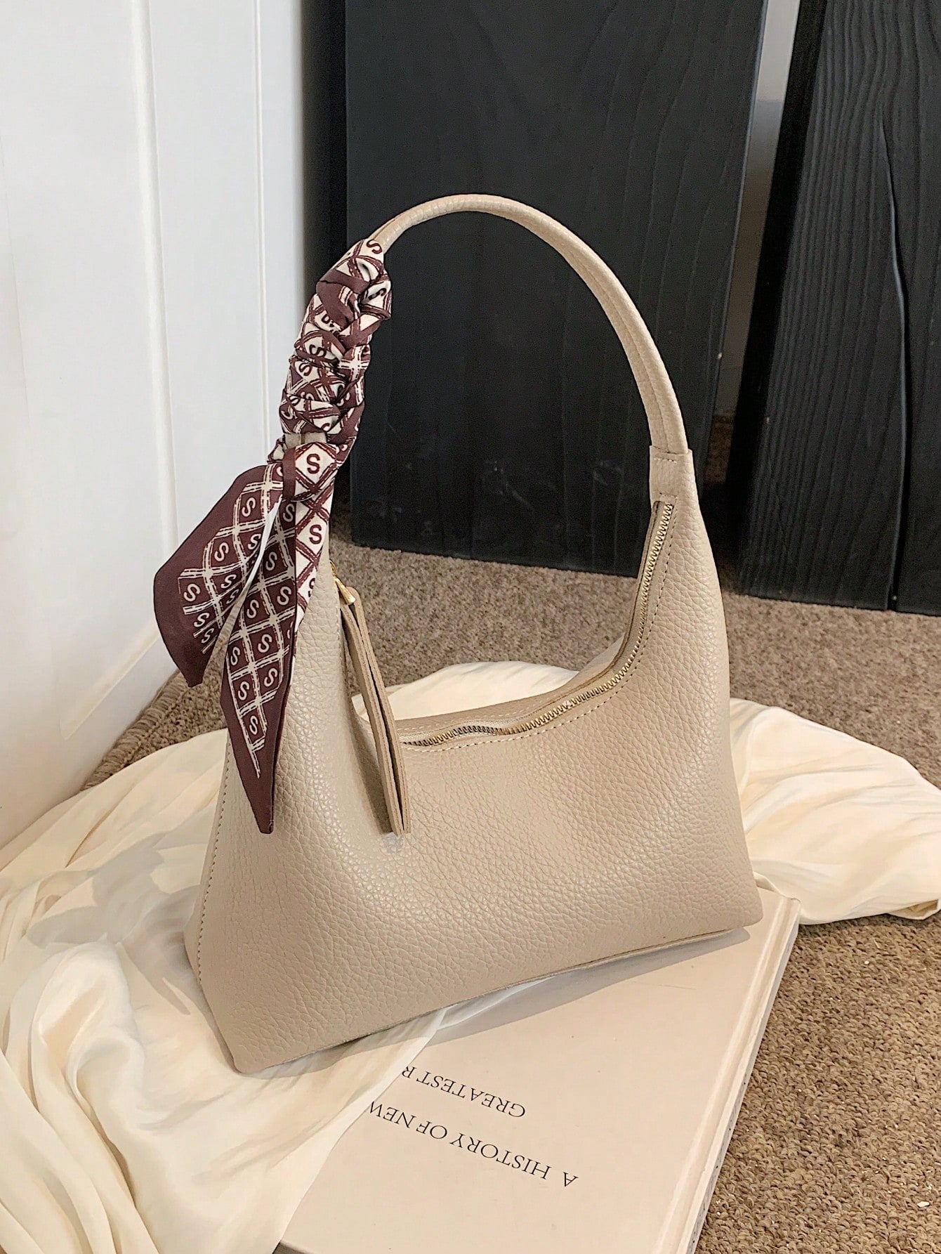 Minimalist Women's Shoulder Bag With Scarf