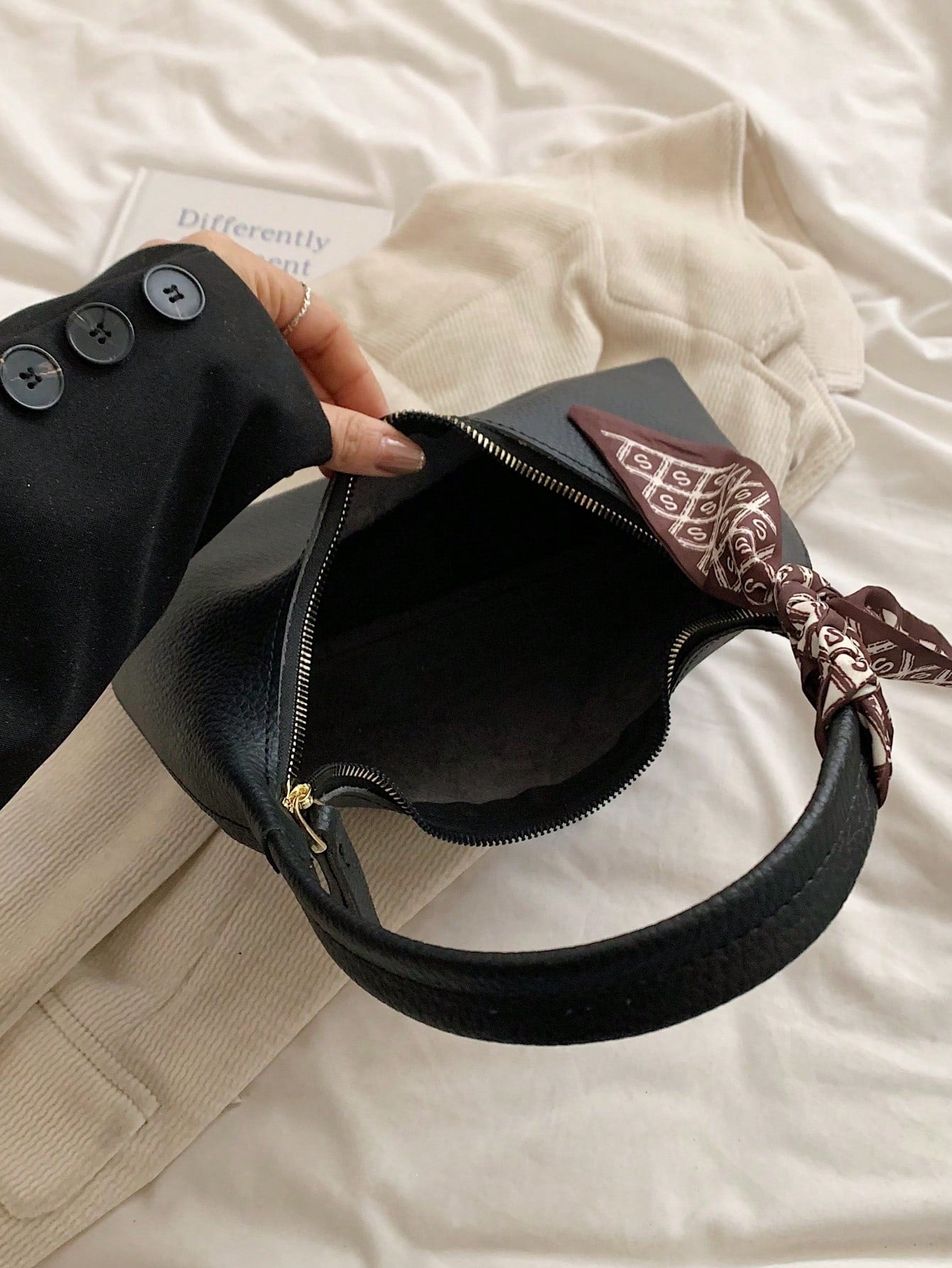 Minimalist Women's Shoulder Bag With Scarf