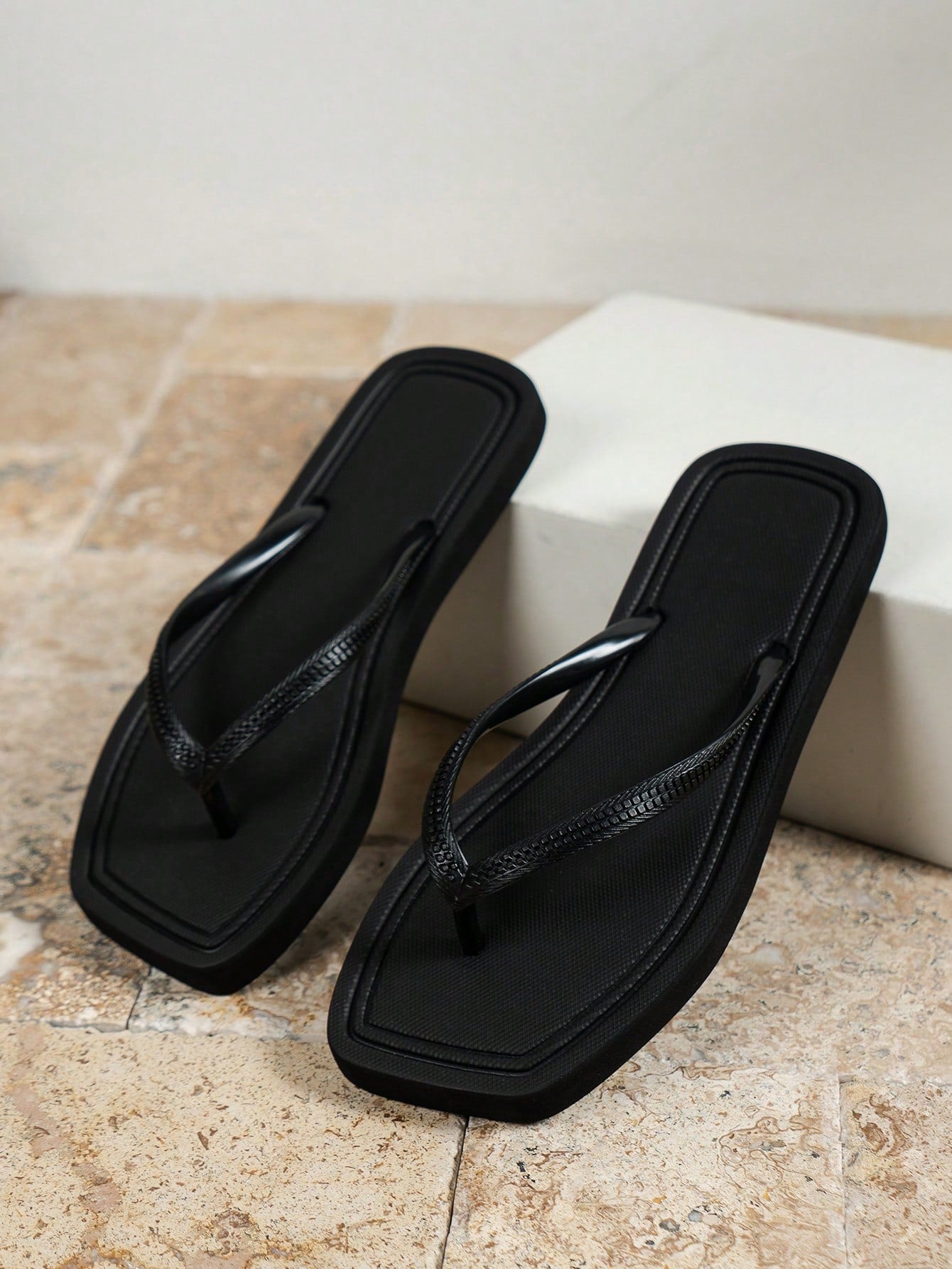 Women's Thick-bottomed Slip-resistant Flip Flops With Toe Thongs For Outdoor Activities, Swimming & Water Leisure, Waterproof Eva Material