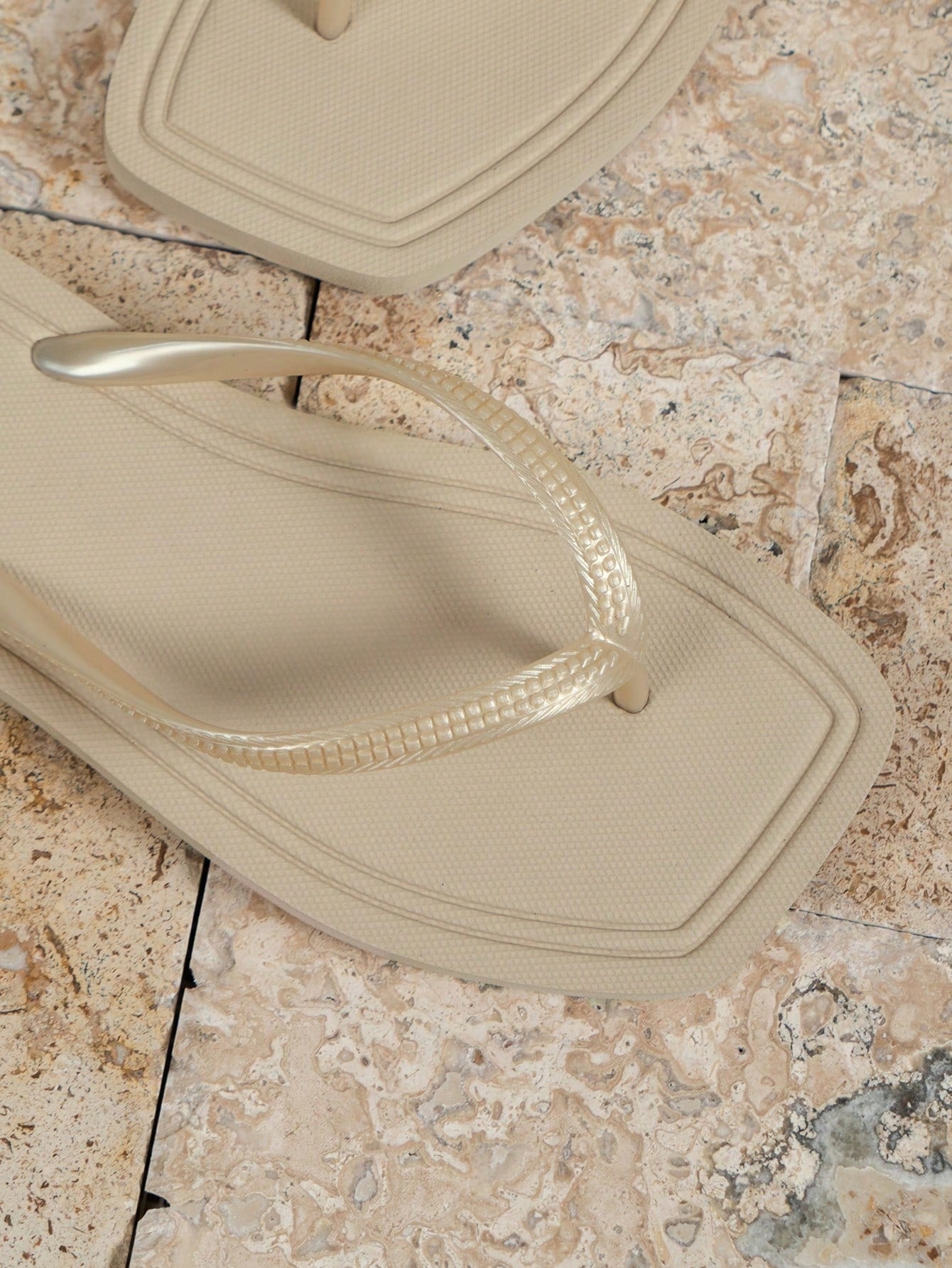 Women's Thick-bottomed Slip-resistant Flip Flops With Toe Thongs For Outdoor Activities, Swimming & Water Leisure, Waterproof Eva Material