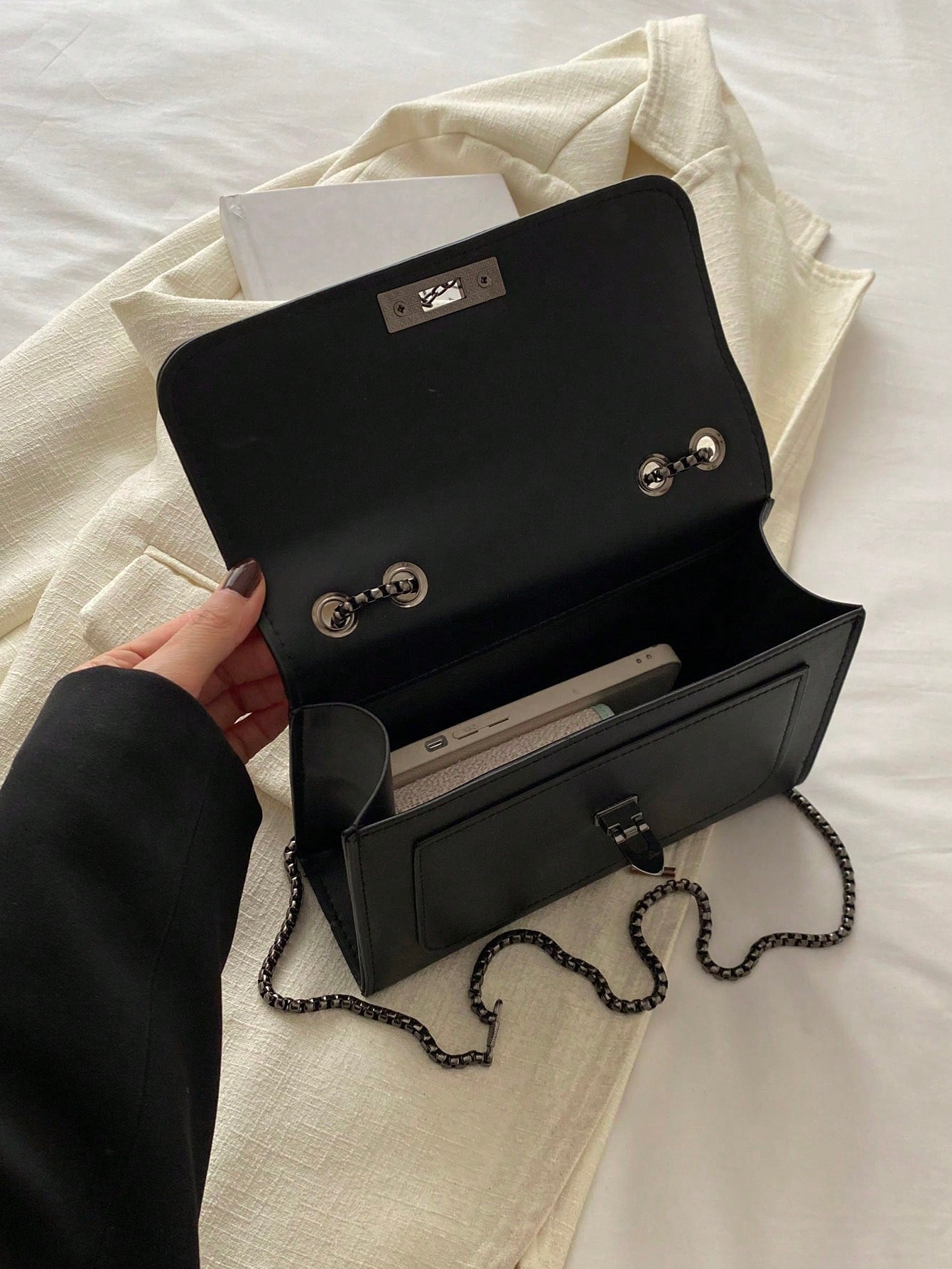 1pc Minimalist Fashion Indentation Diamond Shape Square Bag Lock Closure Flap Opening Metal Chain Shoulder Bag Suitable For Women's Daily Casual Use