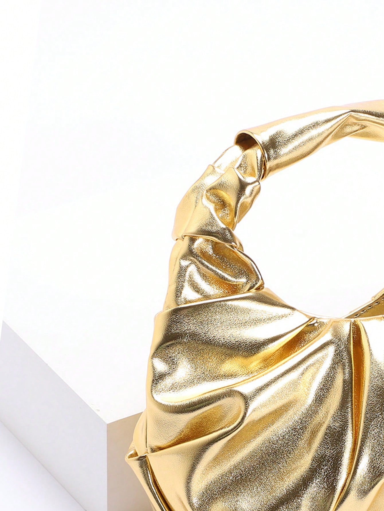 2024 Spring New Arrival Women Handbag, One Piece Of Solid Color Pearl Glossy PU Cloud Bag, Fashionable And Concise Stitching Design With Elegant Elegant For Lady, Foldable And Wrinkled Bag Style.