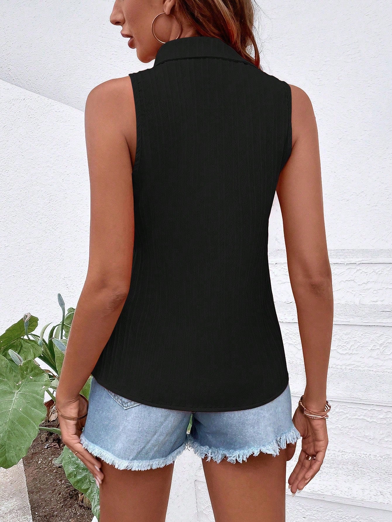 EMERY ROSE Sleeveless Button-Up Minimalist Casual Blouse Women Shirt