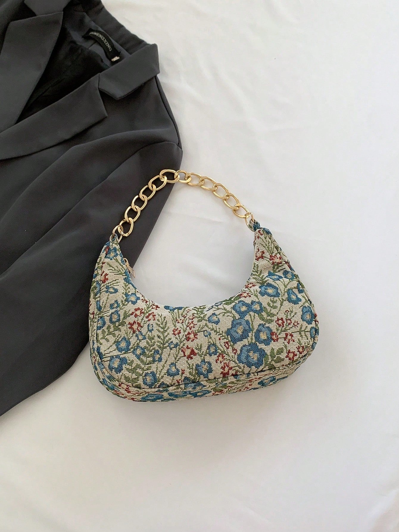 Fashion Metal Chain Handbag With Flower Design,Floral Printed Canvas Shoulder Bag , Tready Crescent Moon Bag For Women, Exquisite Floral Bag For Women