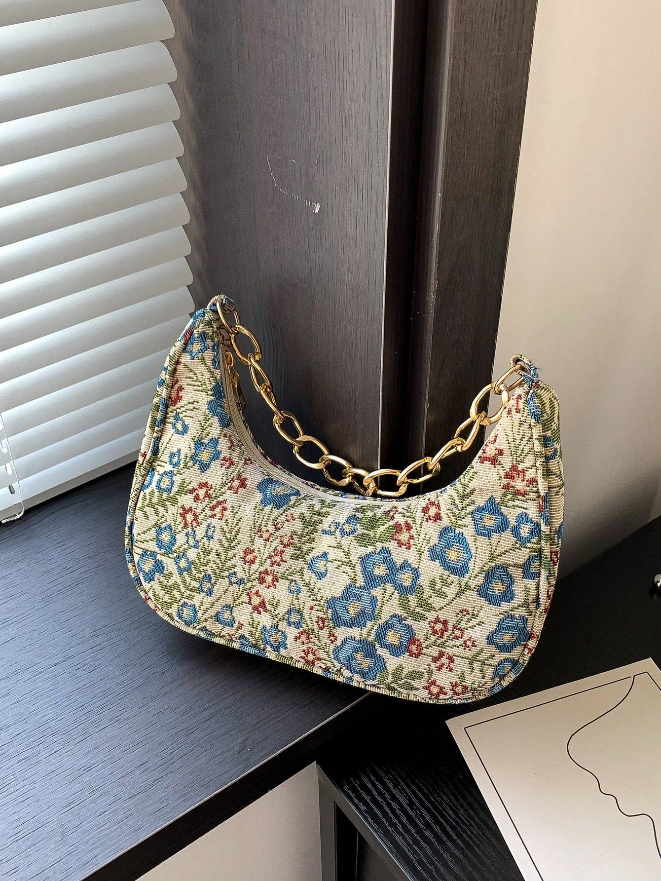 Fashion Metal Chain Handbag With Flower Design,Floral Printed Canvas Shoulder Bag , Tready Crescent Moon Bag For Women, Exquisite Floral Bag For Women