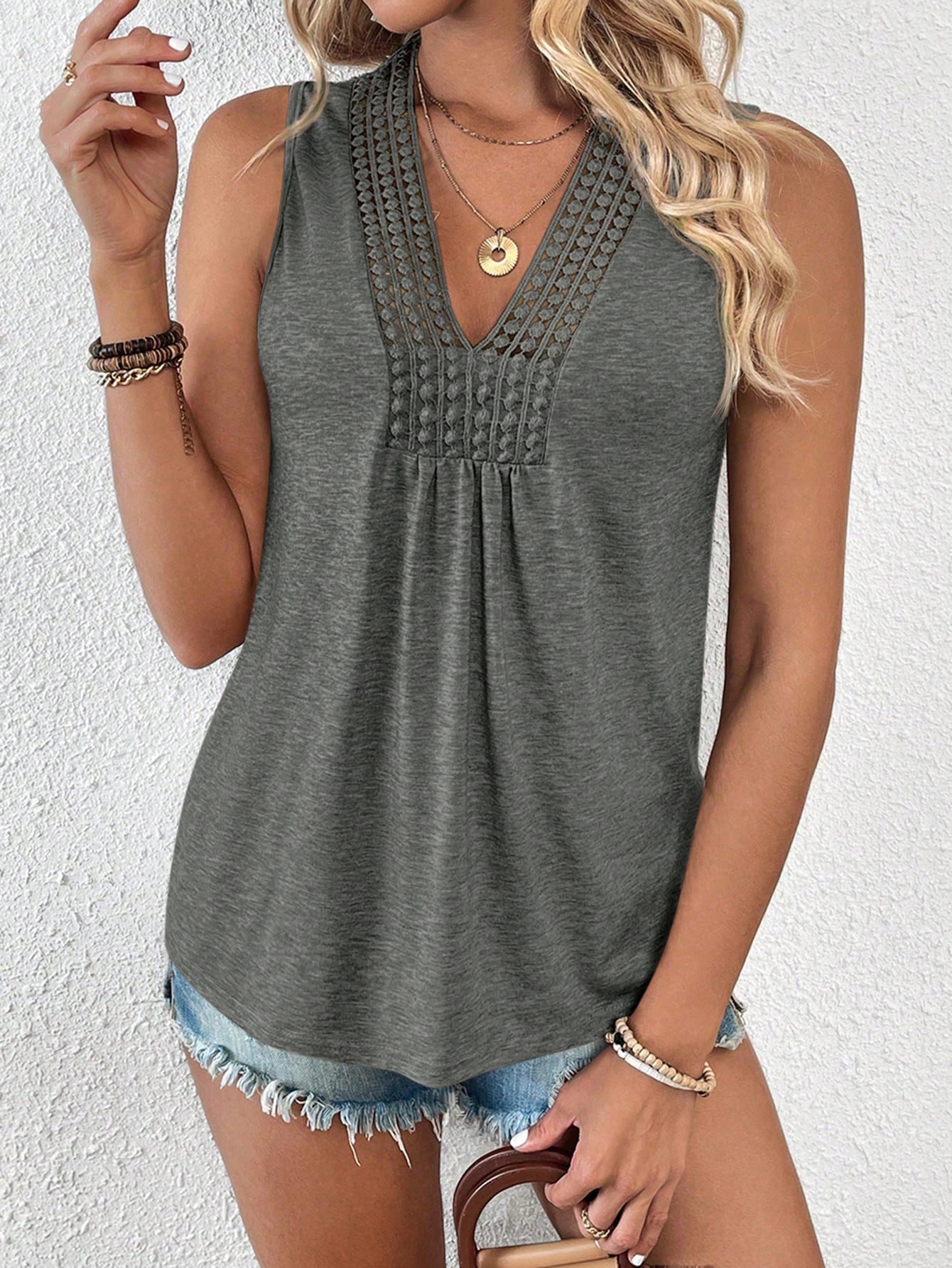 EMERY ROSE Summer V-Neck Contrast Guipure Lace Knitted Tank Top