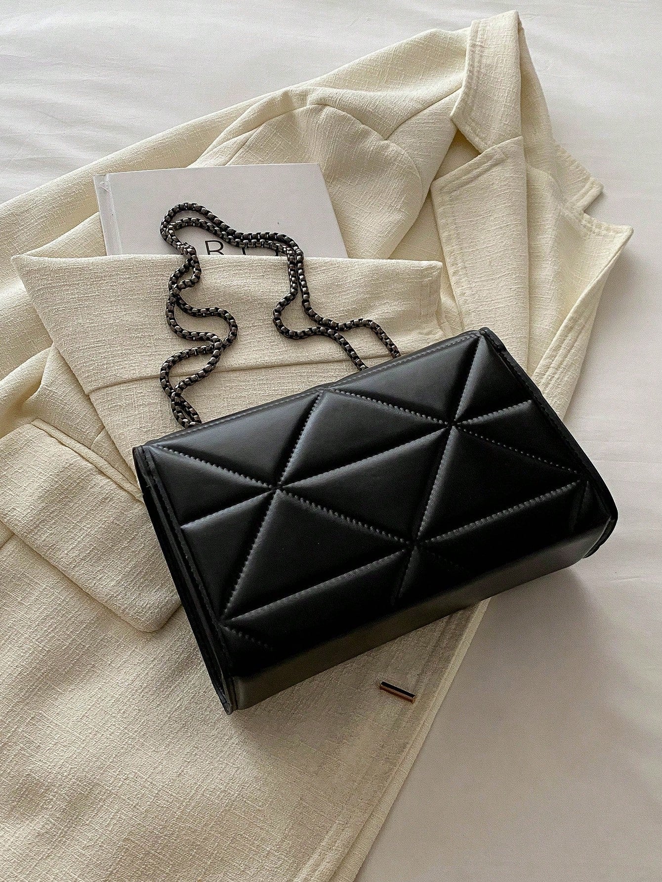 1pc Minimalist Fashion Indentation Diamond Shape Square Bag Lock Closure Flap Opening Metal Chain Shoulder Bag Suitable For Women's Daily Casual Use