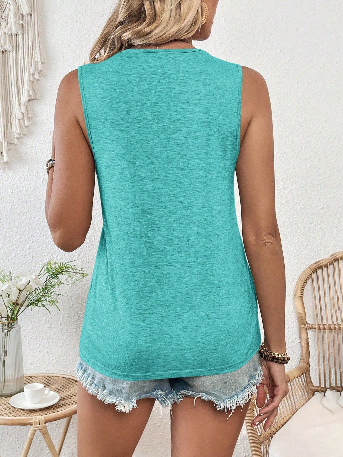 EMERY ROSE Summer V-Neck Contrast Guipure Lace Knitted Tank Top