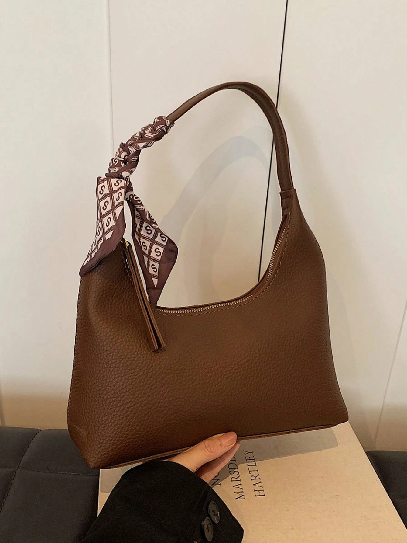 Minimalist Women's Shoulder Bag With Scarf