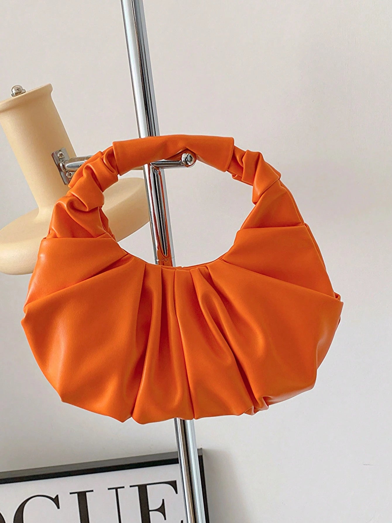 2024 New Style Cloud-Shaped Ruched Orange Bag, Handheld Bag, Versatile Casual Women's Bag, Crescent-Shaped Clutch Bag