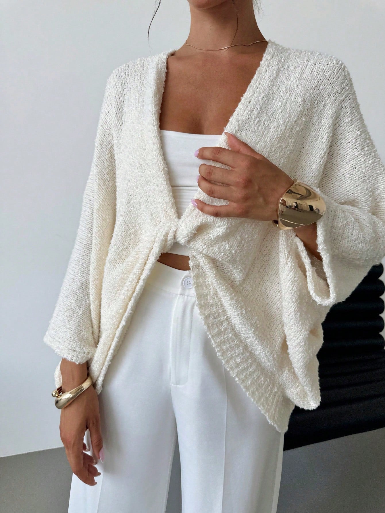 Aloruh Women's Crossed Deep V-Neck Loose Elegant Minimal Sweater,Long Sleeve Tops, Fall And Winter, Casual, White, Longsleeve, Baggy,Knitted Sweater