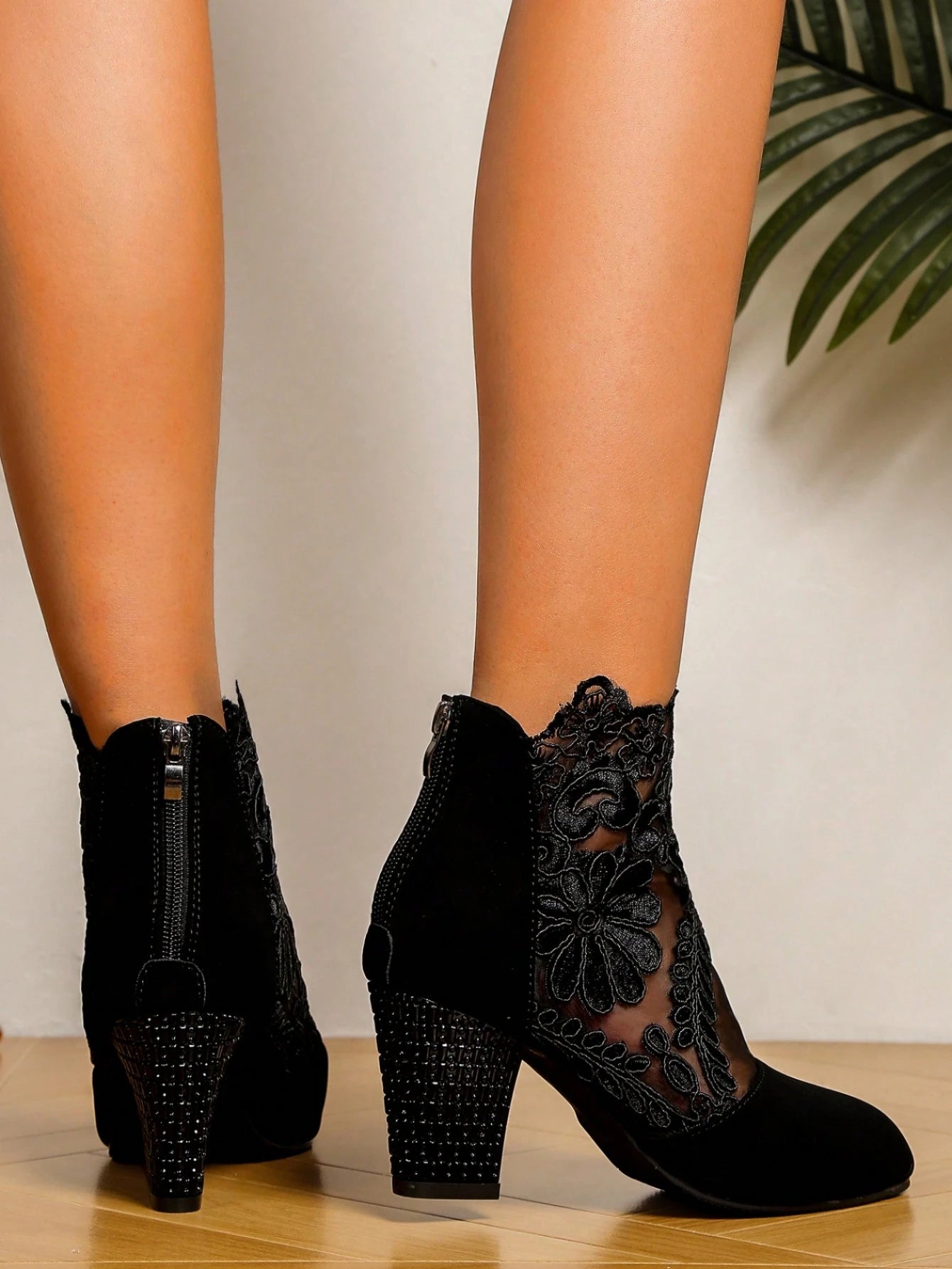 Early Autumn And Winter Daily Wear, Date Travel, Ladies' Temperament, Floral Print Lace Ankle Boots, Back Zipper Square High Heels, Round Toe Boots, And Fashionable Pointed Black Mesh Breathable High Heels