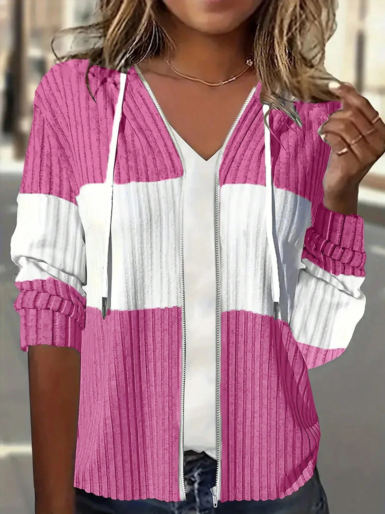 Color-blocking drawstring hooded jacket for women.