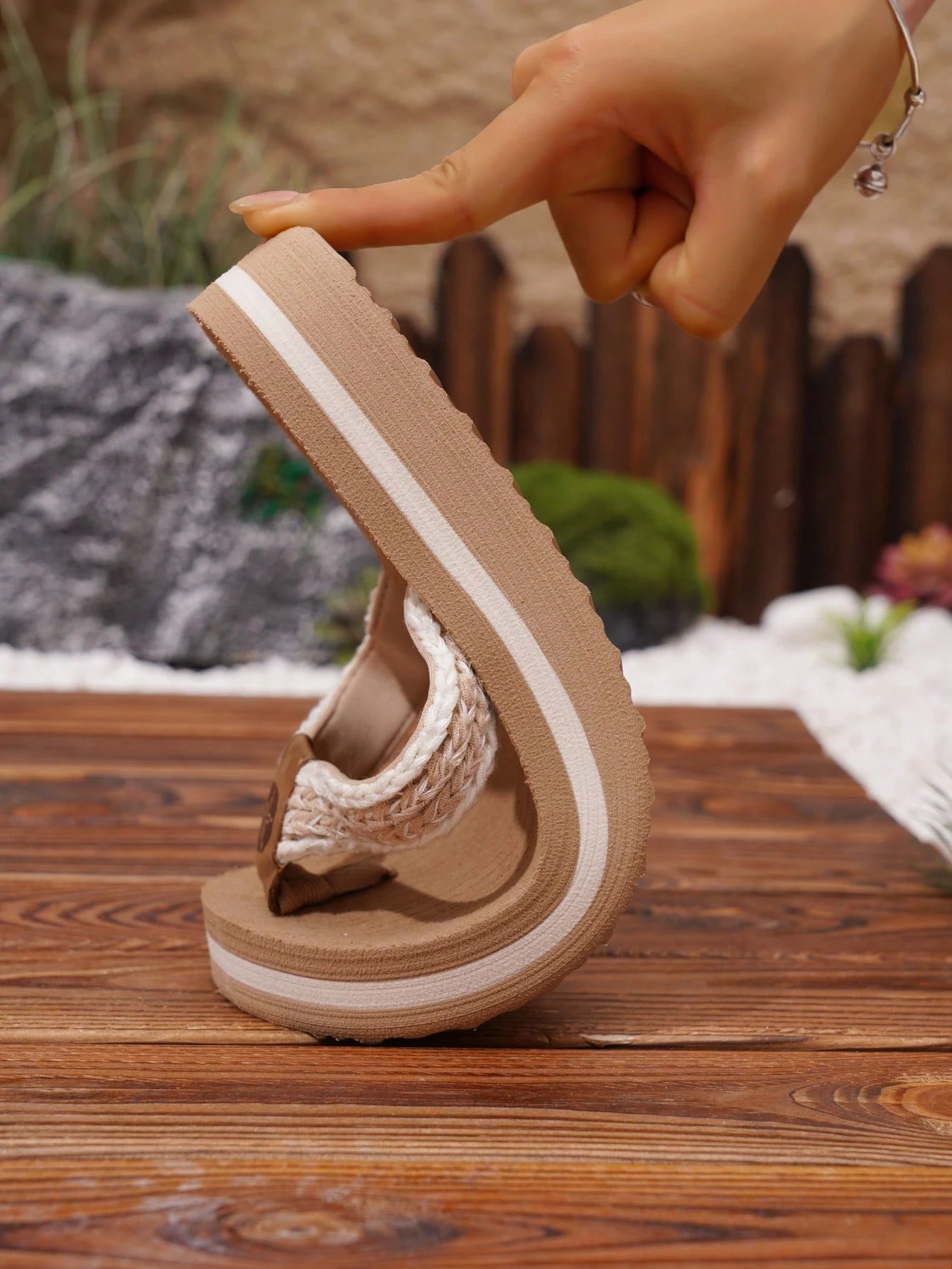 Popular Women's Fashionable Casual Thong Sandals, Lightweight And Comfortable Summer Outdoor White Flip Flops