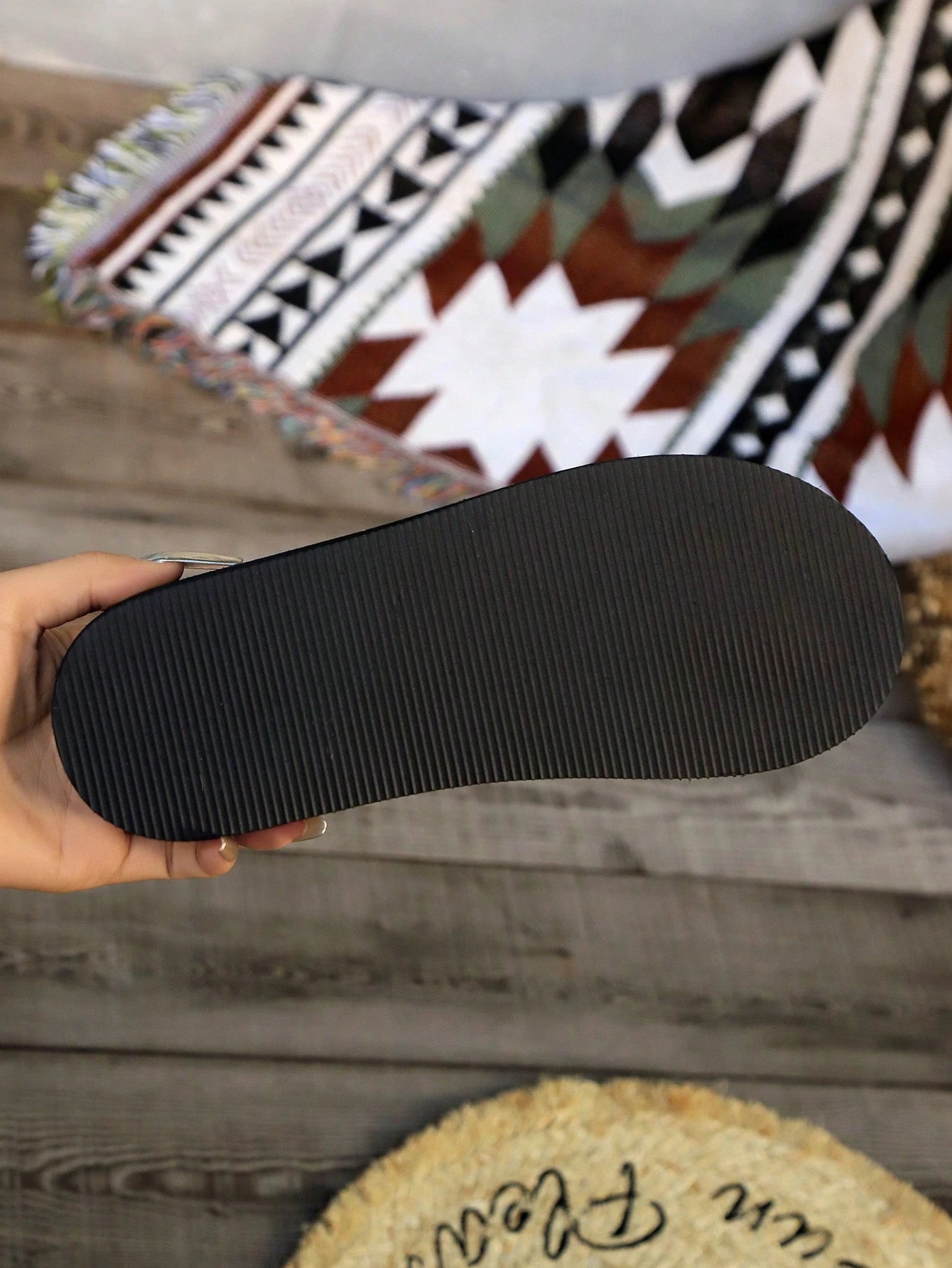 Women's Flip Flops - European & American Style Lightweight Comfortable Casual House Thong Sandals - Beach Slippers