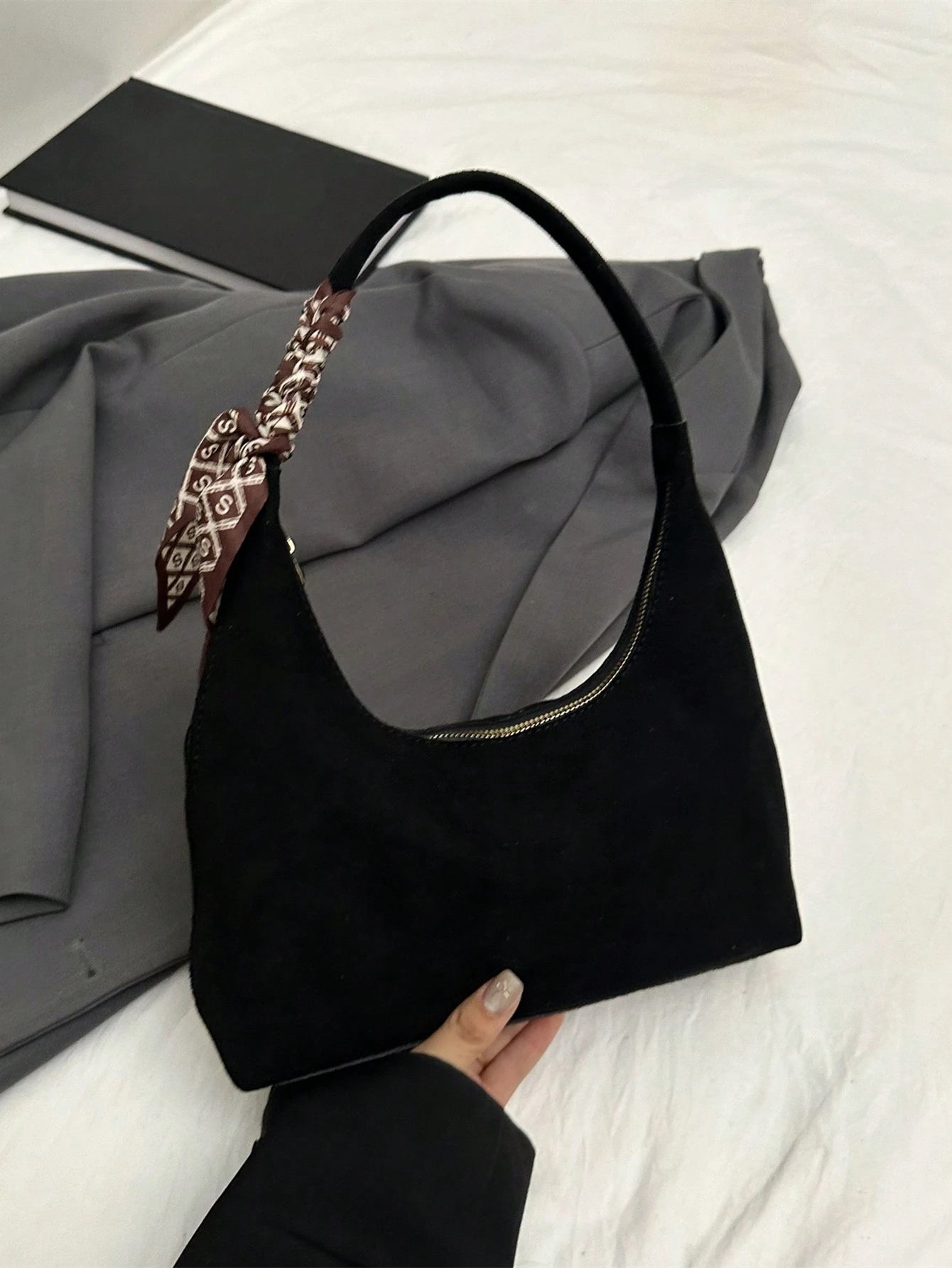 Minimalist Women's Shoulder Bag With Scarf
