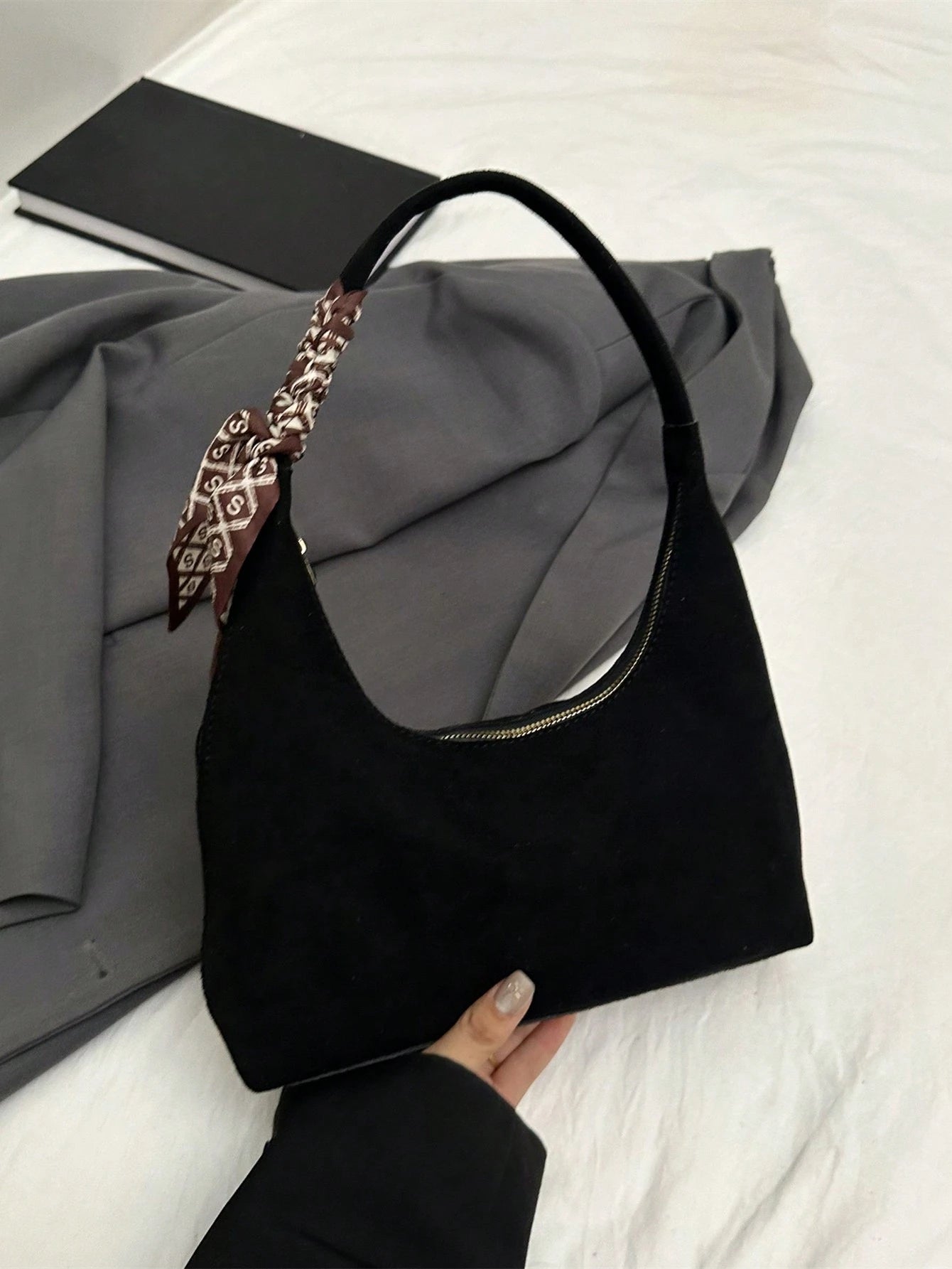 Minimalist Women's Shoulder Bag With Scarf