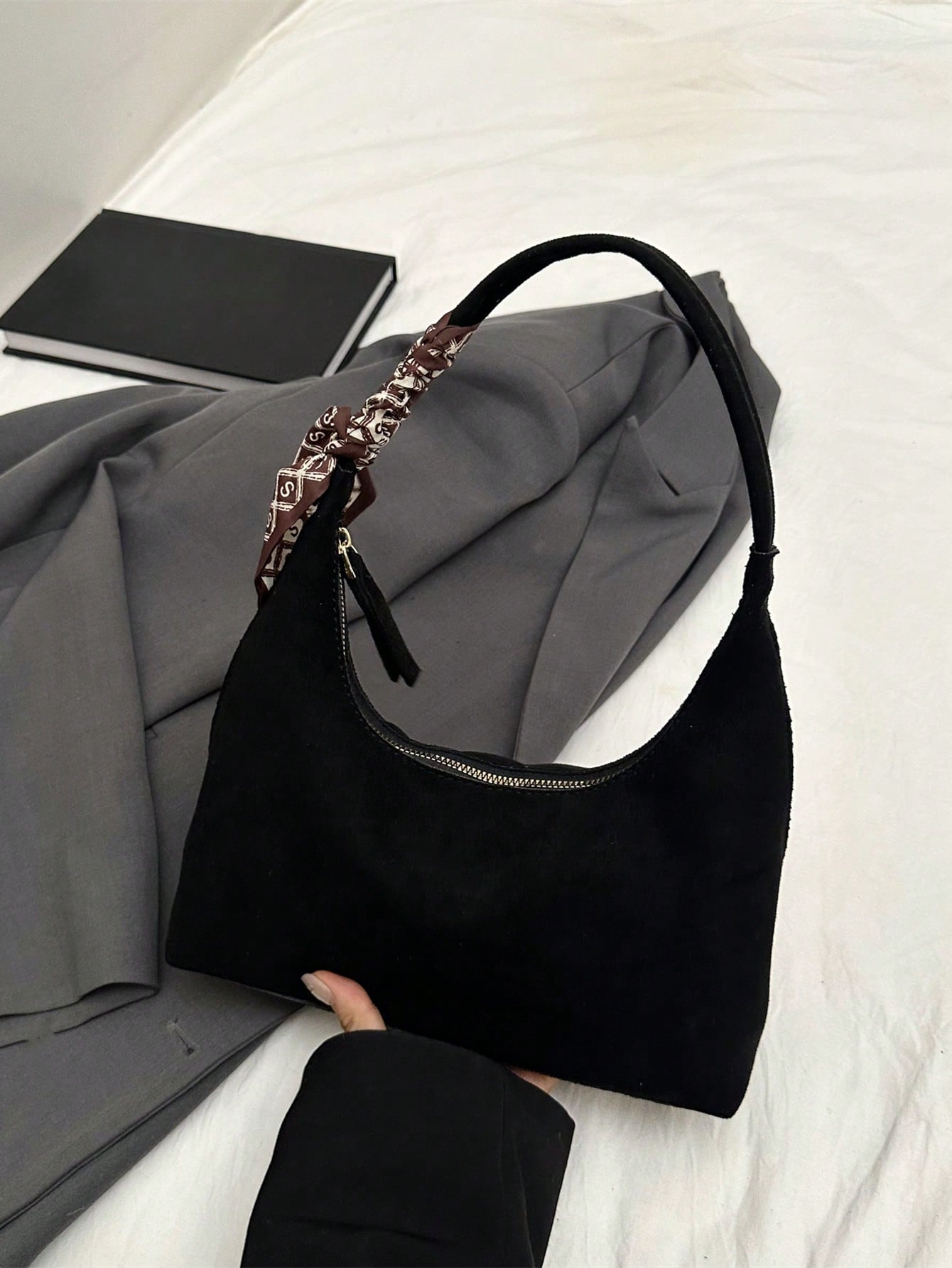 Minimalist Women's Shoulder Bag With Scarf