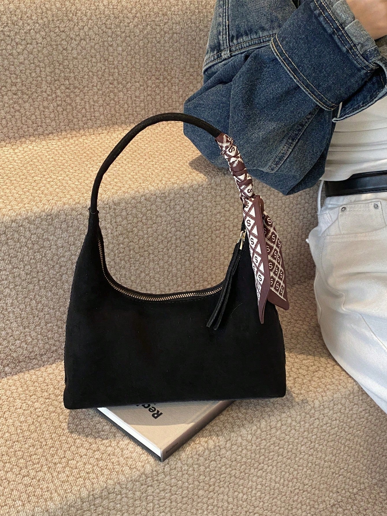 Minimalist Women's Shoulder Bag With Scarf