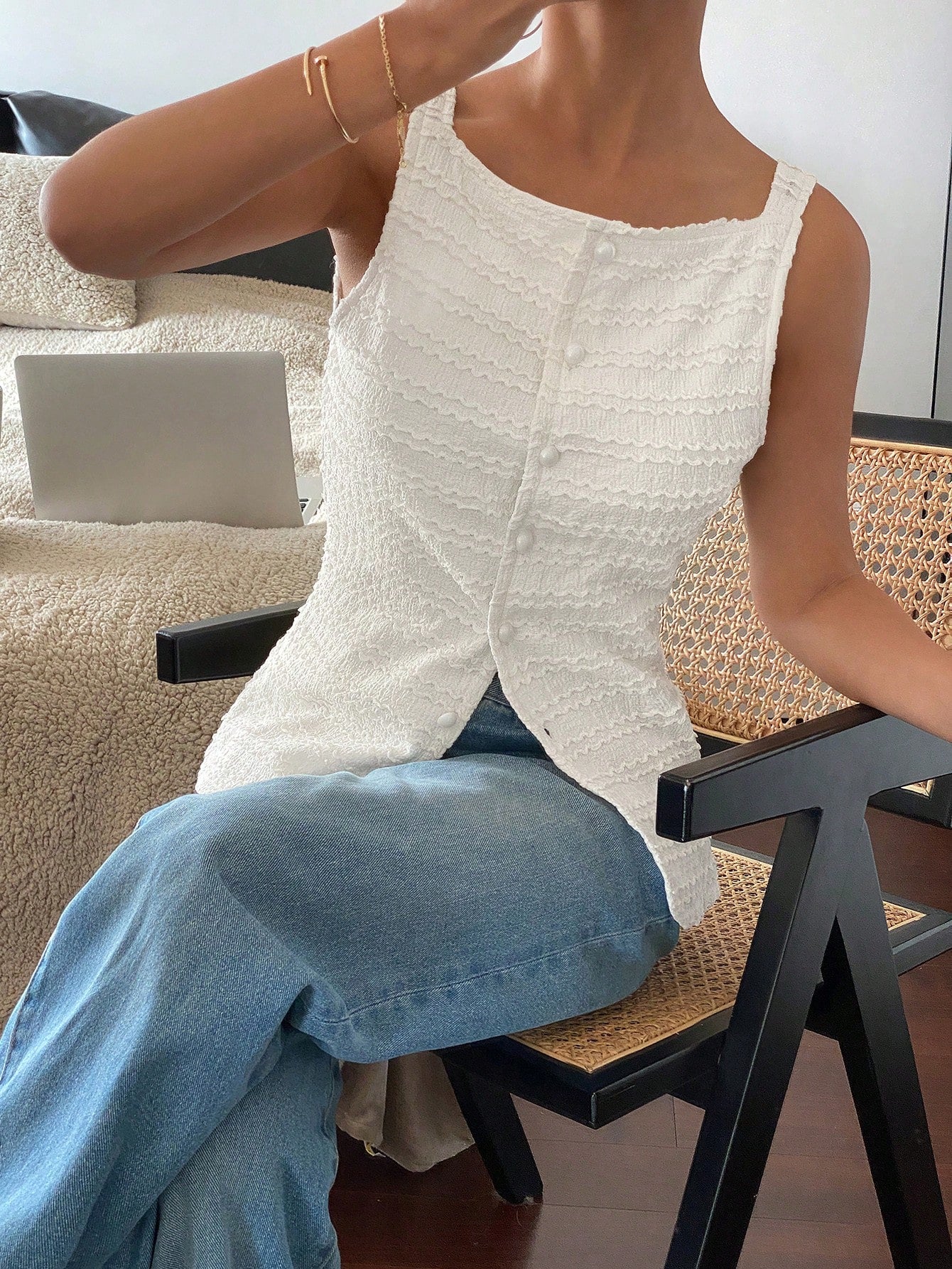 Siren Gaze 1pc Women's Plain Single-Breasted Sleeveless Casual Shirt