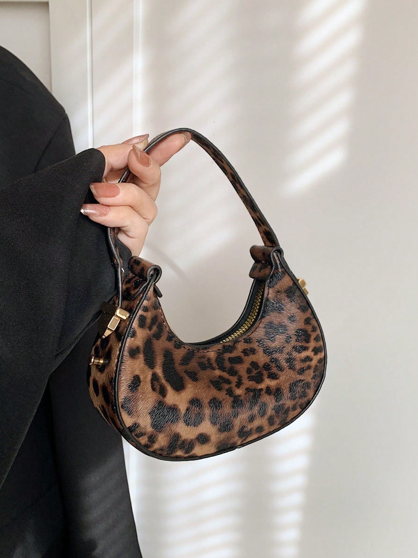 Mini Cute Leopard Print Shoulder Bag For Women, Fashionable & High-Quality Half Moon Shape Handbag, Stylish & Lightweight, Fall Winter Fashionable Cheetah Print Purse For Women, New Fall Winter Tiger Print Bag For Women
