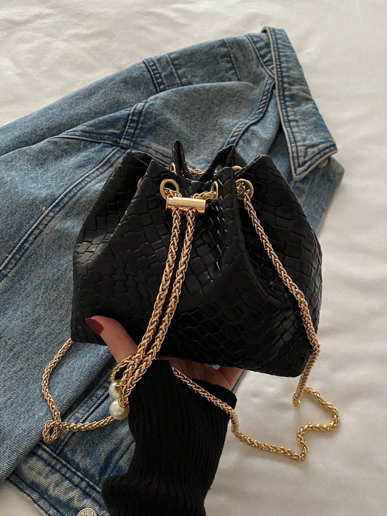 Fashion Solid Color Hollow Out Woven Chain Drawstring Mini Crossbody Bucket Bag