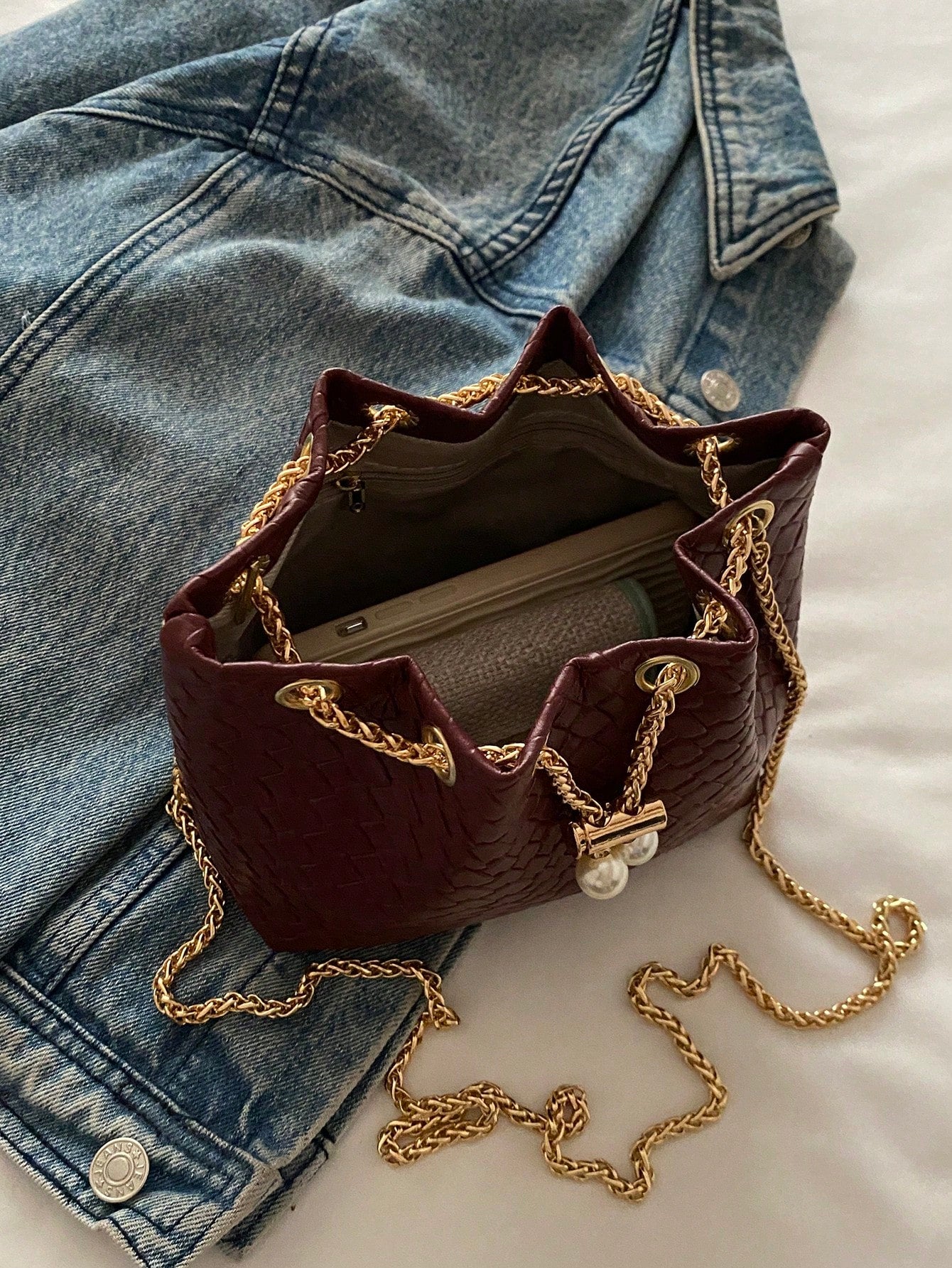 Fashion Solid Color Hollow Out Woven Chain Drawstring Mini Crossbody Bucket Bag