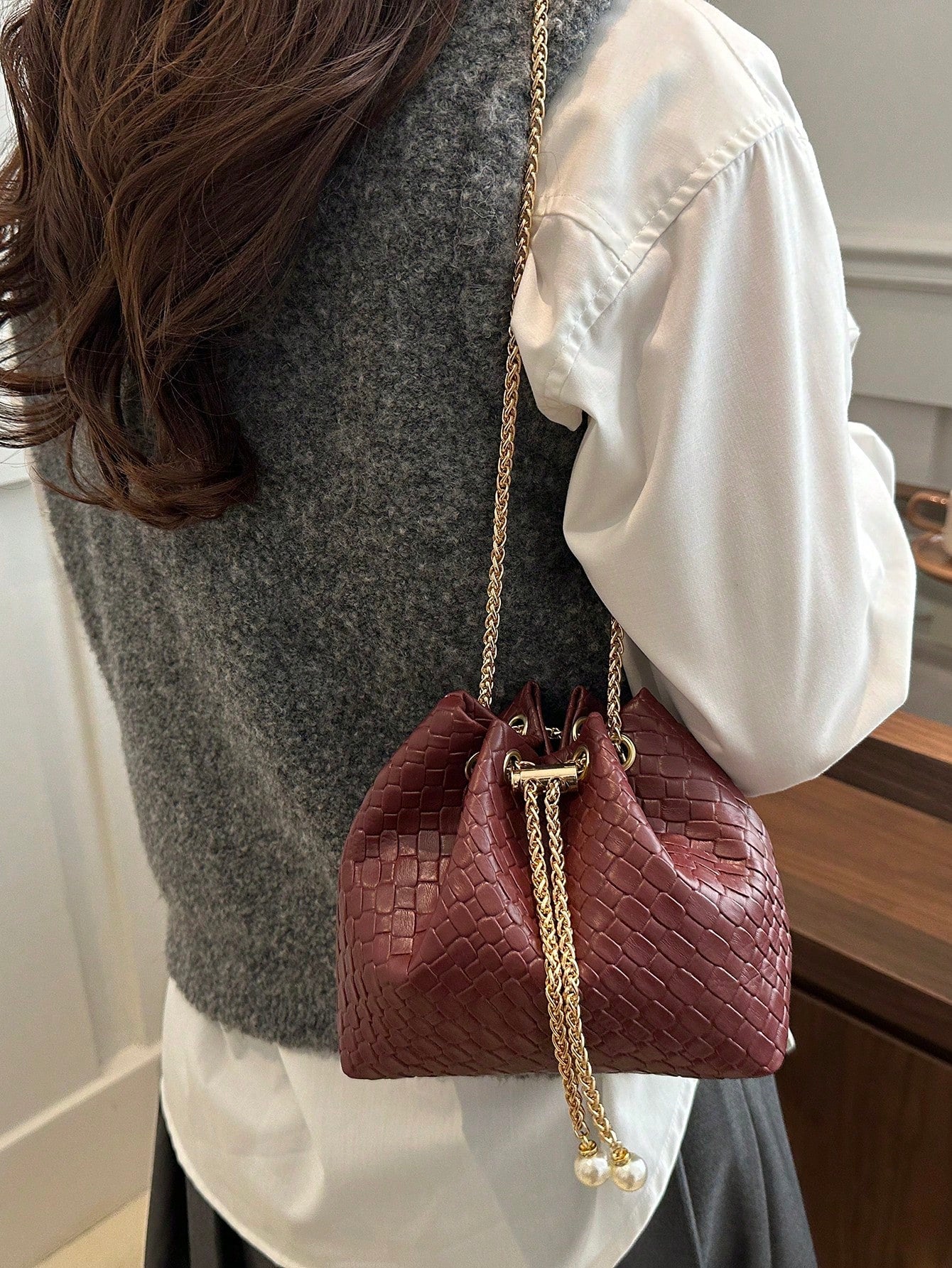 Fashion Solid Color Hollow Out Woven Chain Drawstring Mini Crossbody Bucket Bag