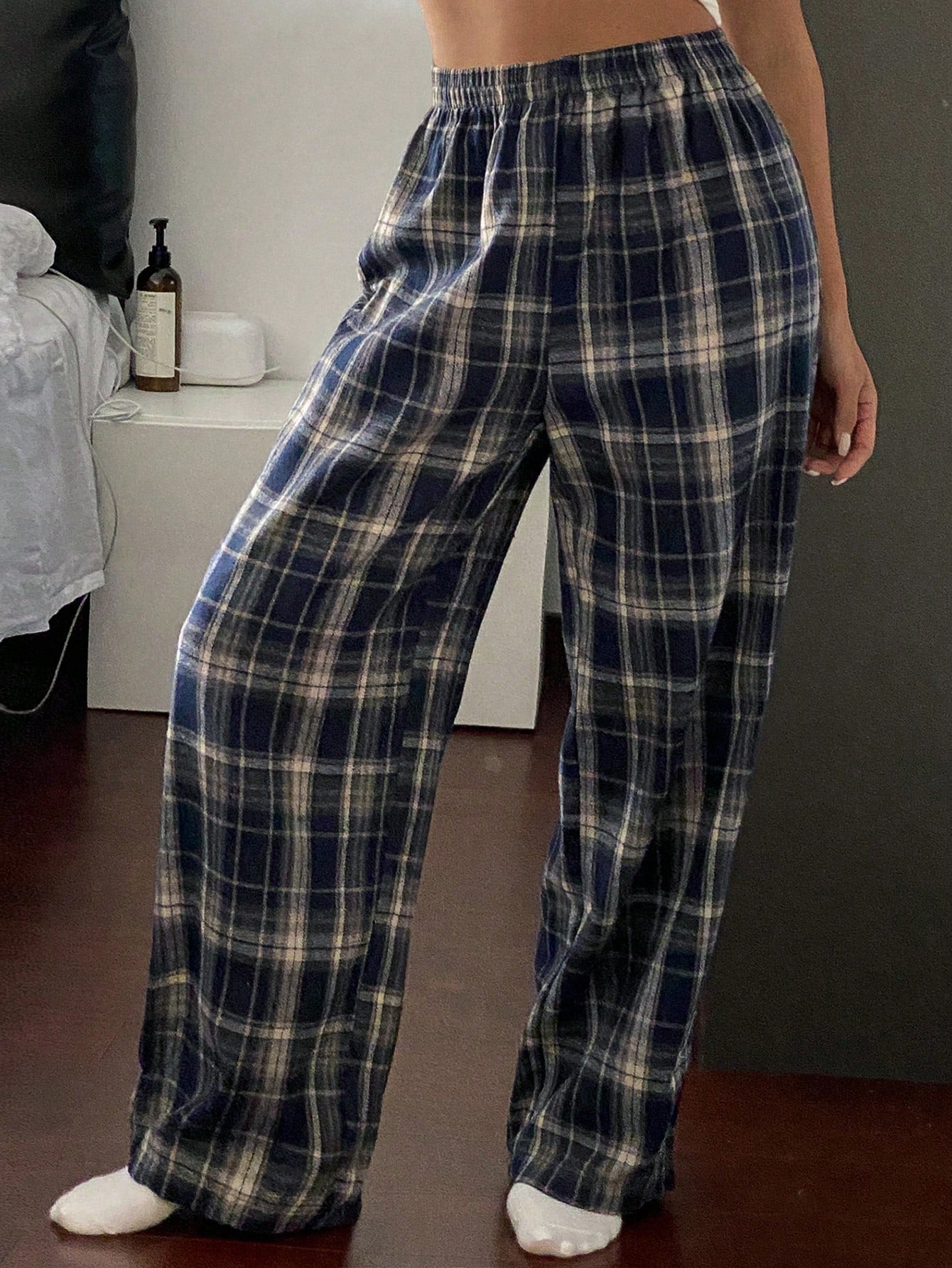 Livesso Plaid Elastic Waist Casual Loose Comfortable Homewear Pants, Fall