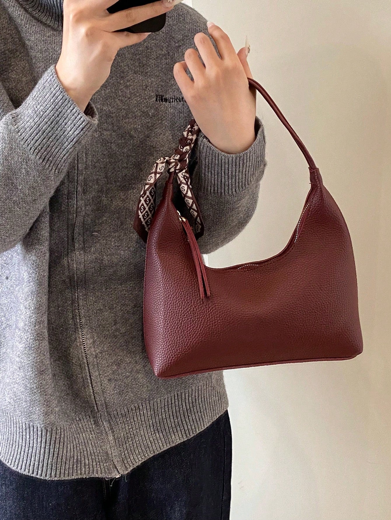 Minimalist Women's Shoulder Bag With Scarf