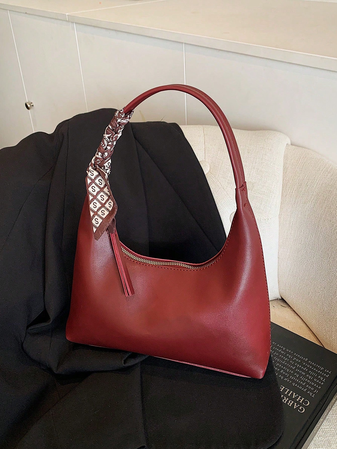 Minimalist Women's Shoulder Bag With Scarf