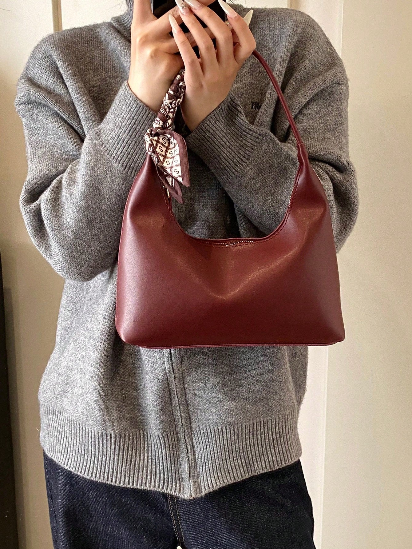Minimalist Women's Shoulder Bag With Scarf