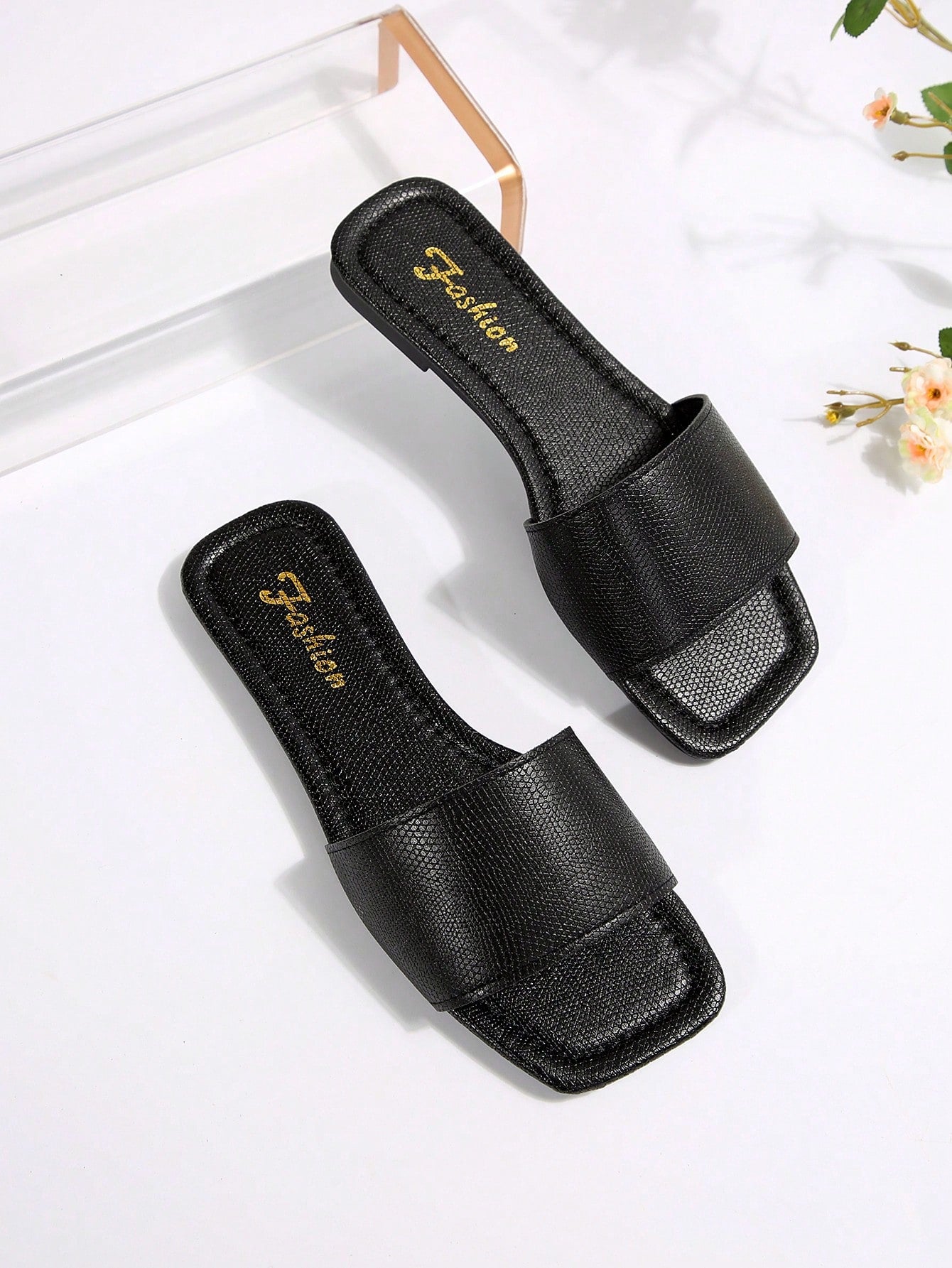 Plus Size Women's Black Slide Sandals, Spring/Summer New Black Square Toe Flat Sandals Suitable With Dresses To Make Legs Look Longer, Beach Slippers For Fashionable Girls, Non-Slip Indoor Slippers, Cute Girls' Plastic