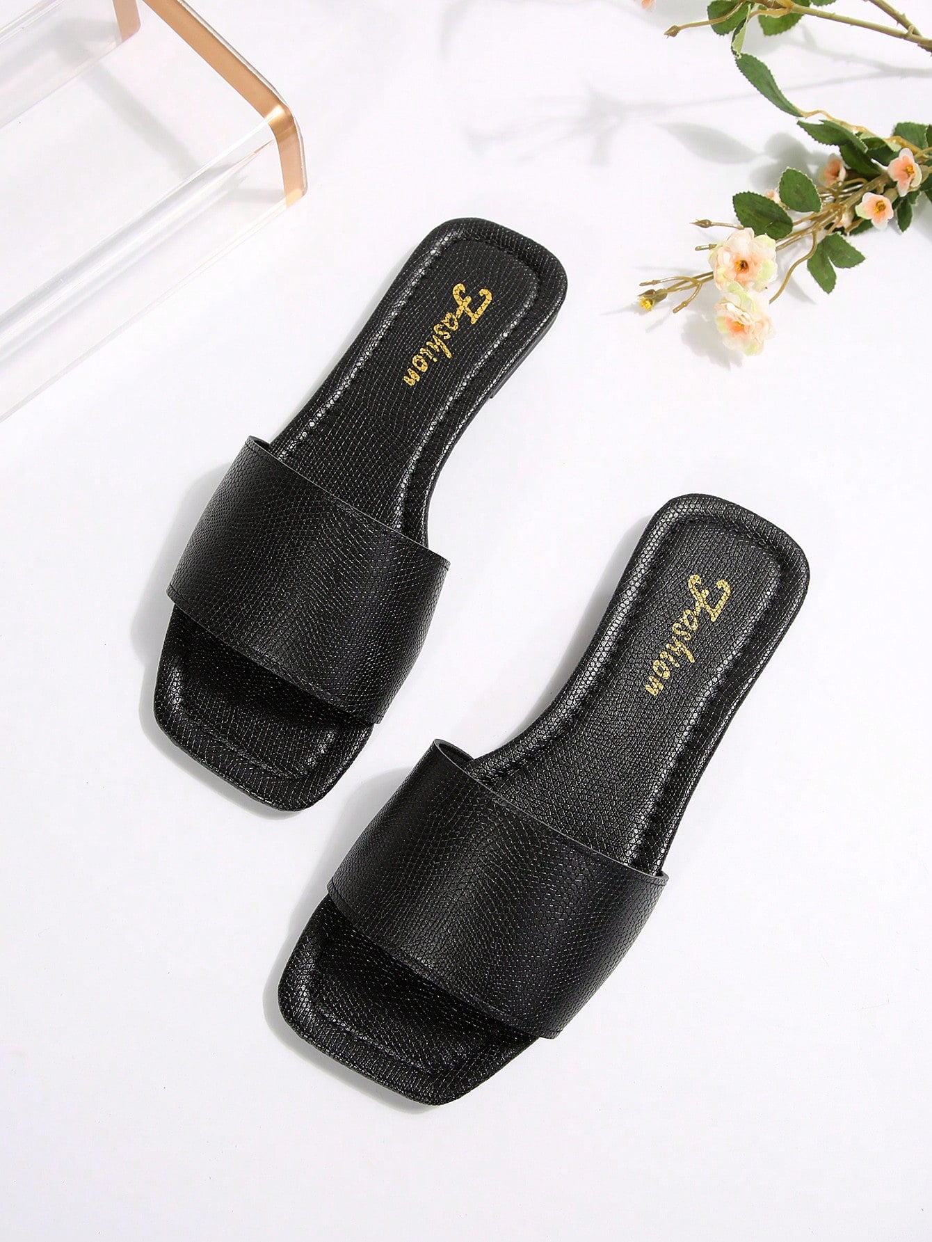 Plus Size Women's Black Slide Sandals, Spring/Summer New Black Square Toe Flat Sandals Suitable With Dresses To Make Legs Look Longer, Beach Slippers For Fashionable Girls, Non-Slip Indoor Slippers, Cute Girls' Plastic