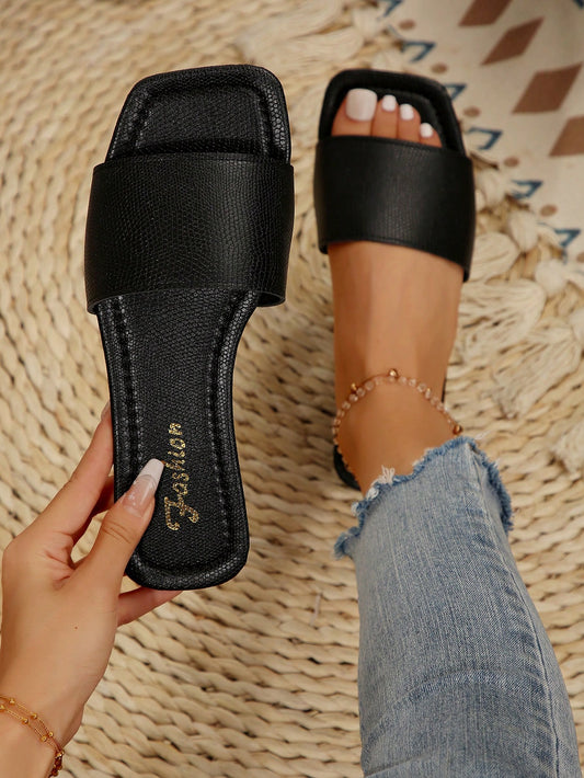 Plus Size Women's Black Slide Sandals, Spring/Summer New Black Square Toe Flat Sandals Suitable With Dresses To Make Legs Look Longer, Beach Slippers For Fashionable Girls, Non-Slip Indoor Slippers, Cute Girls' Plastic