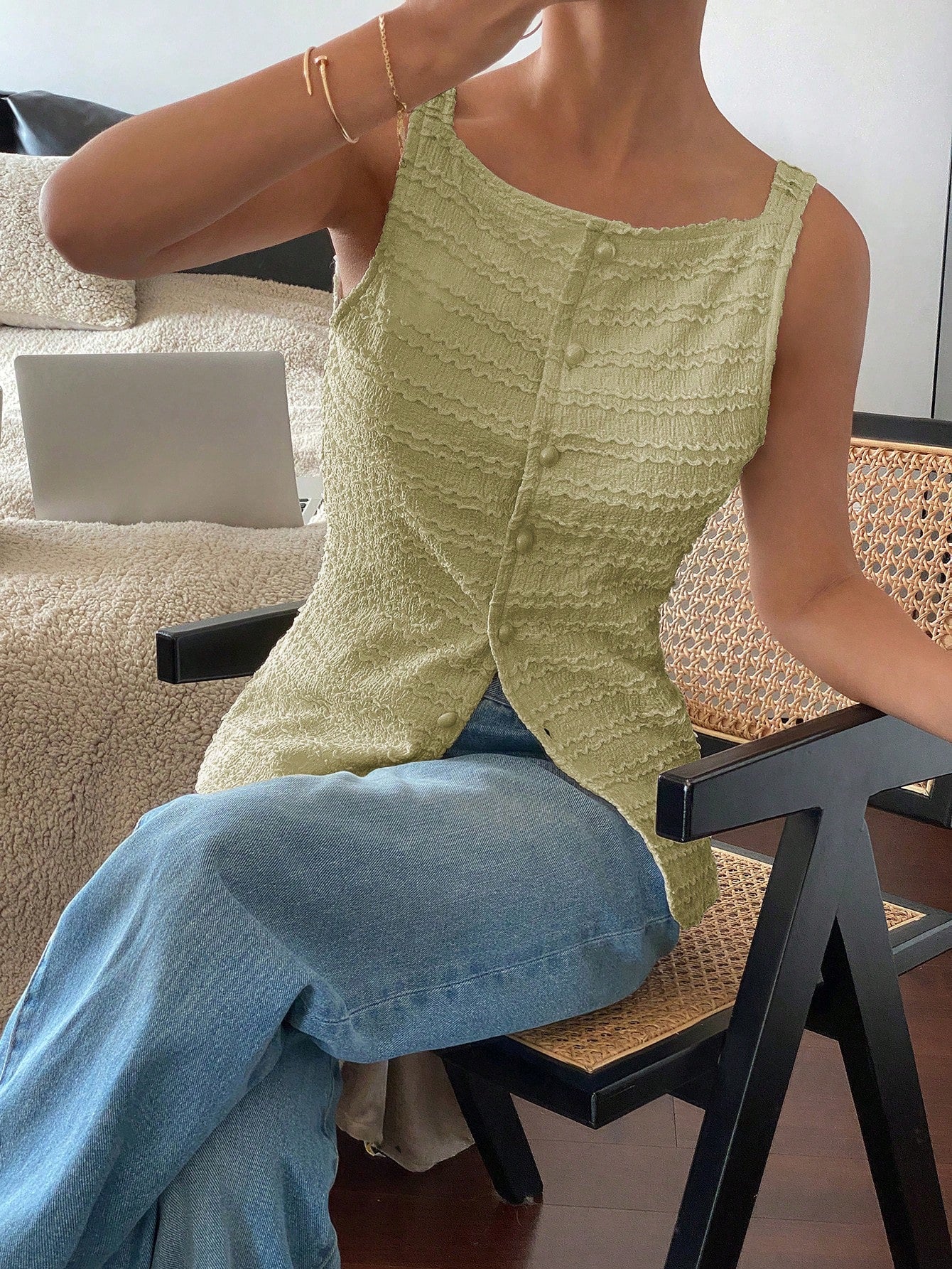 Siren Gaze 1pc Women's Plain Single-Breasted Sleeveless Casual Shirt