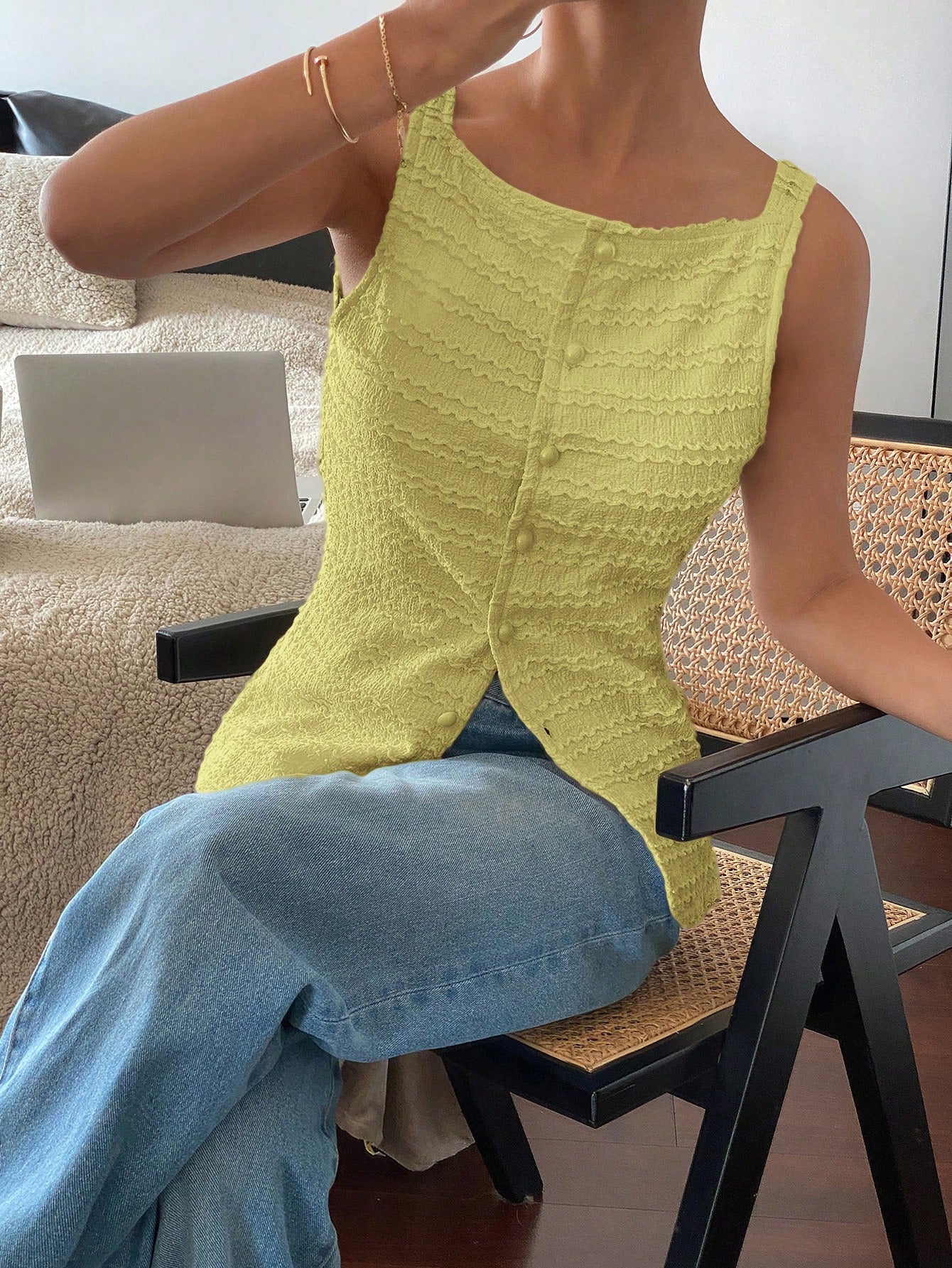 Siren Gaze 1pc Women's Plain Single-Breasted Sleeveless Casual Shirt