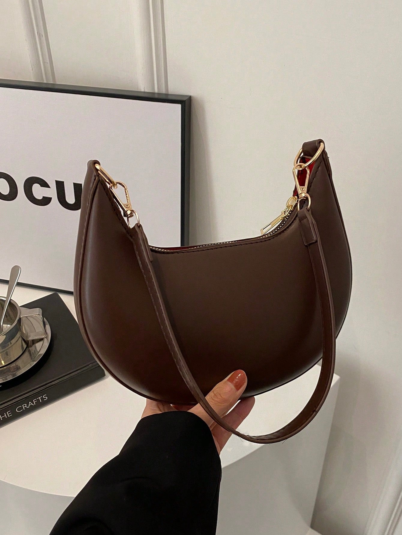 1pc Coffee Brown Crescent-Shaped PU Leather Shoulder Bag, Fashion Simple Solid Color Women Underarm Bag, Autumn/Winter
