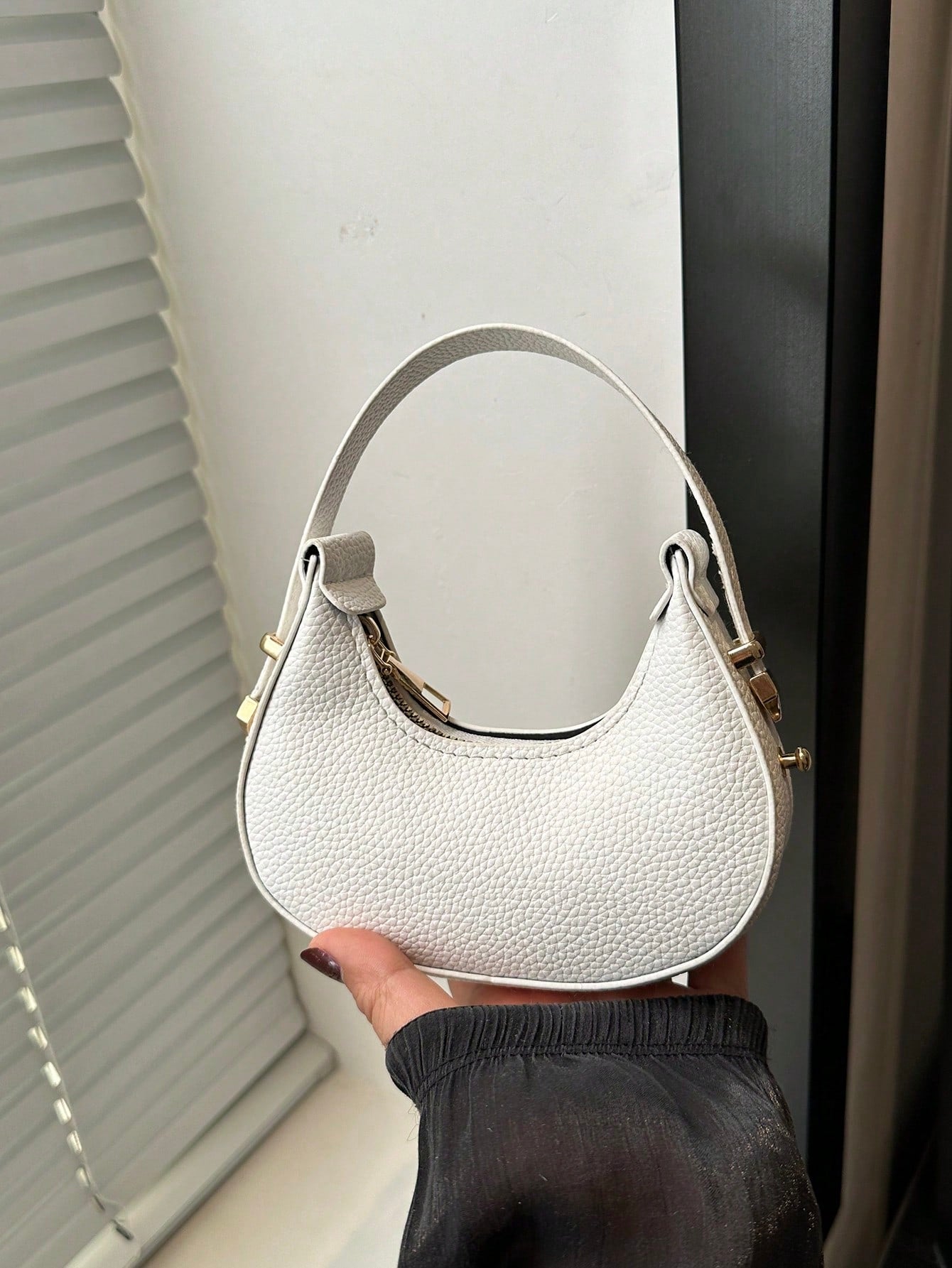 Mini Cute Leopard Print Shoulder Bag For Women, Fashionable & High-Quality Half Moon Shape Handbag, Stylish & Lightweight, Fall Winter Fashionable Cheetah Print Purse For Women, New Fall Winter Tiger Print Bag For Women